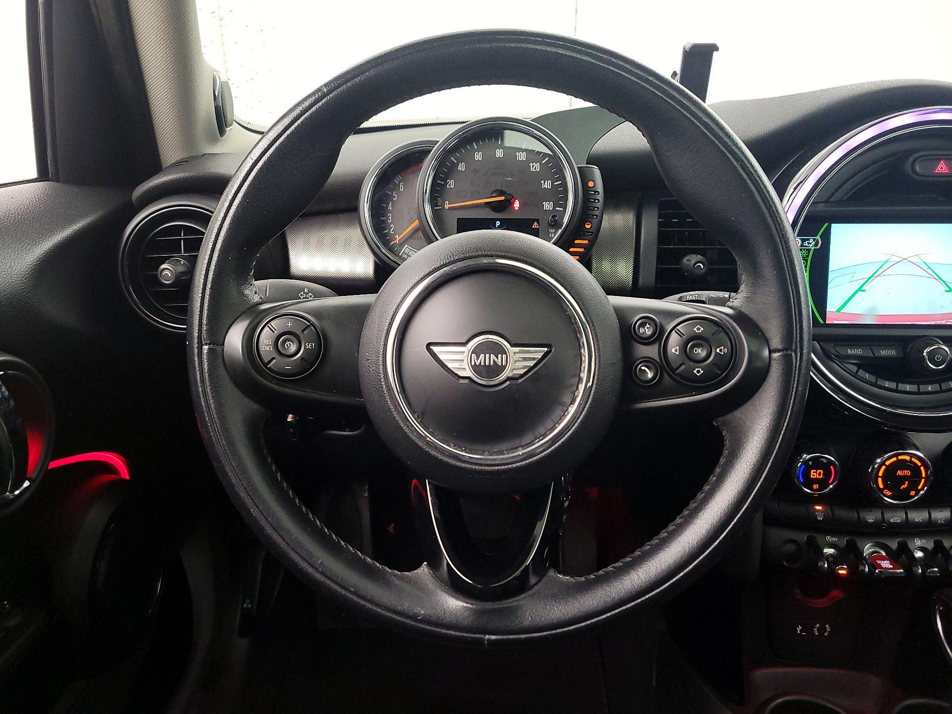 Thumbnail: 2017 MINI Cooper Hardtop - 10