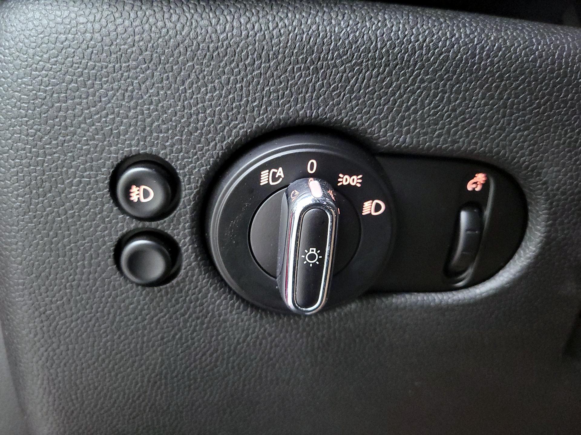 Thumbnail: 2017 MINI Cooper Hardtop - 13