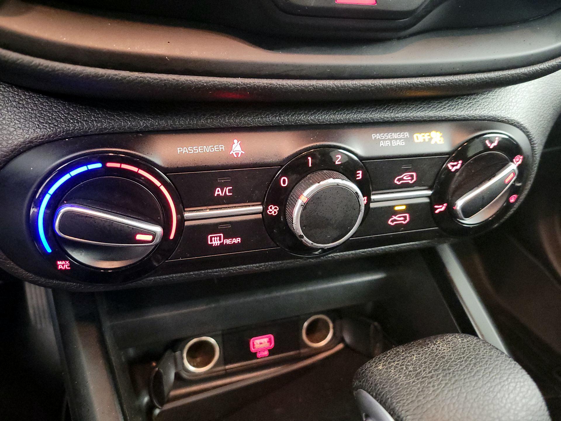 Thumbnail: 2020 Kia Soul - 16