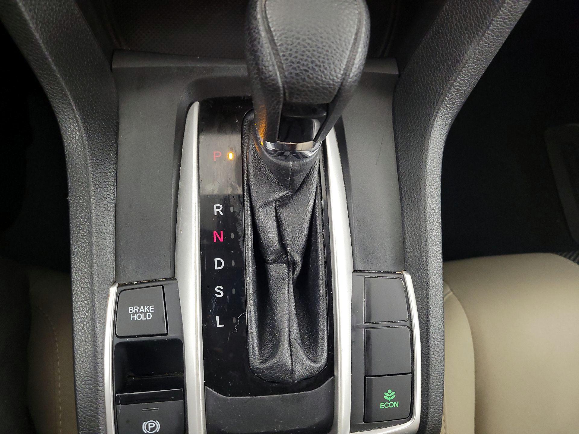 Thumbnail: 2019 Honda Civic - 17