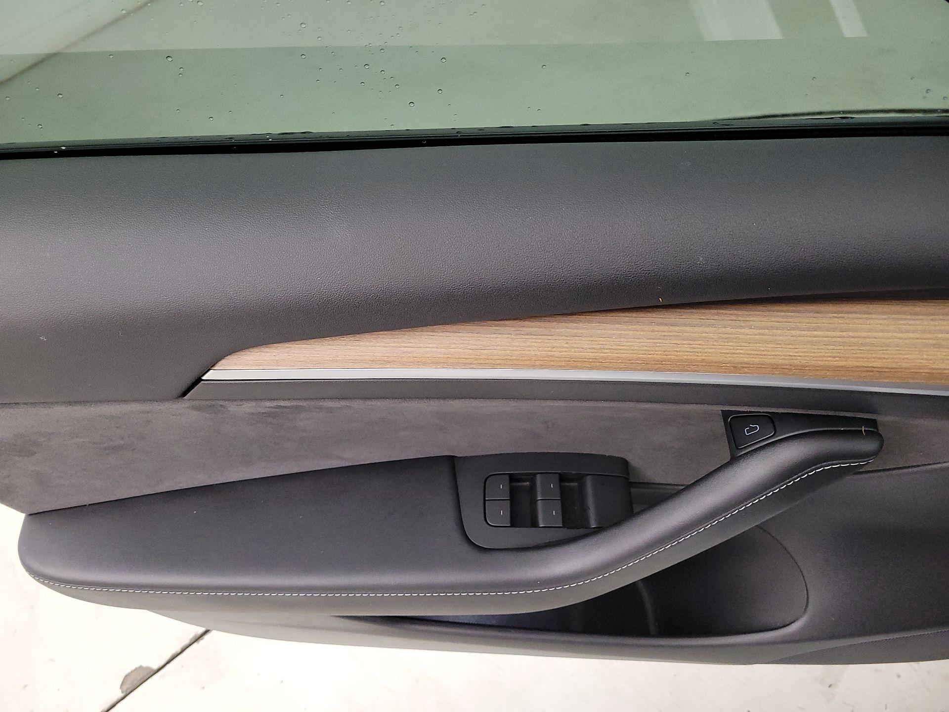 Thumbnail: 2022 Tesla Model 3 - 12