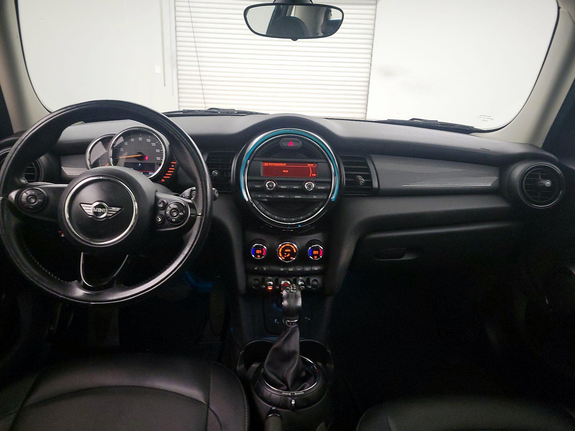 Thumbnail: 2016 MINI Cooper Hardtop - 9