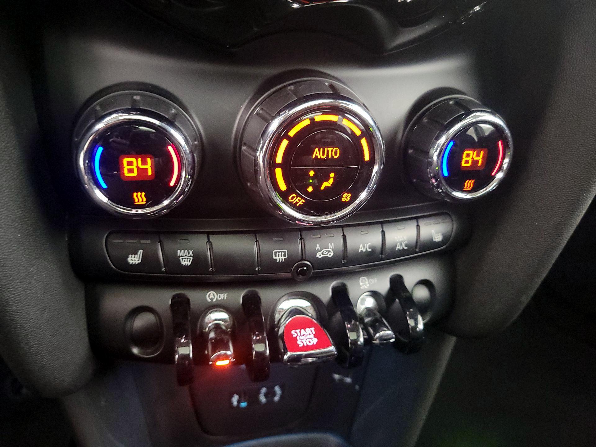 Thumbnail: 2016 MINI Cooper Hardtop - 15