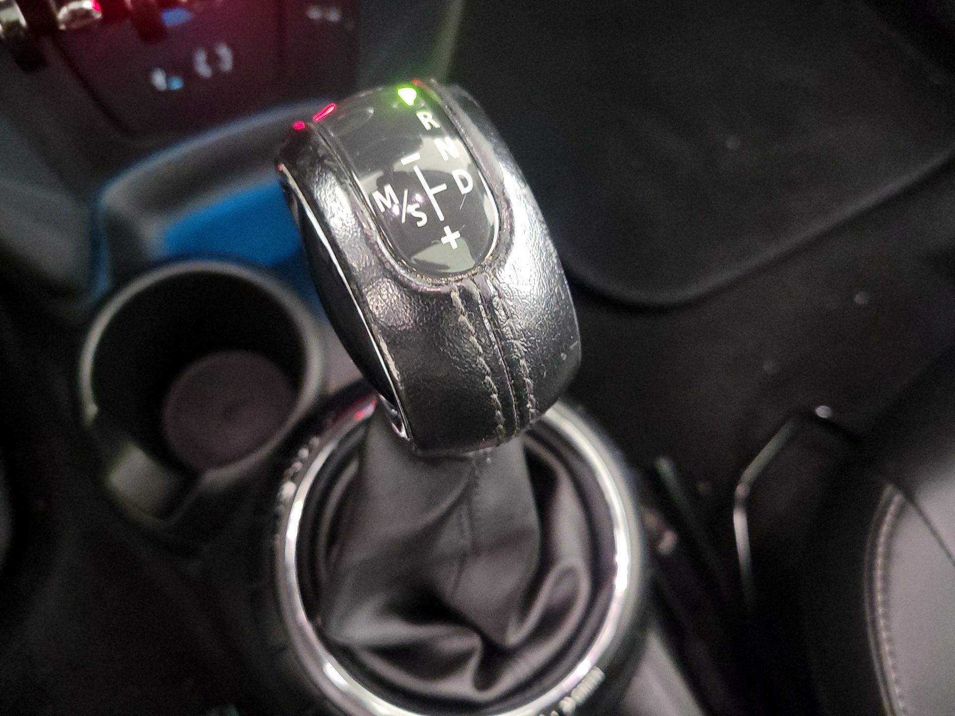 Thumbnail: 2016 MINI Cooper Hardtop - 16