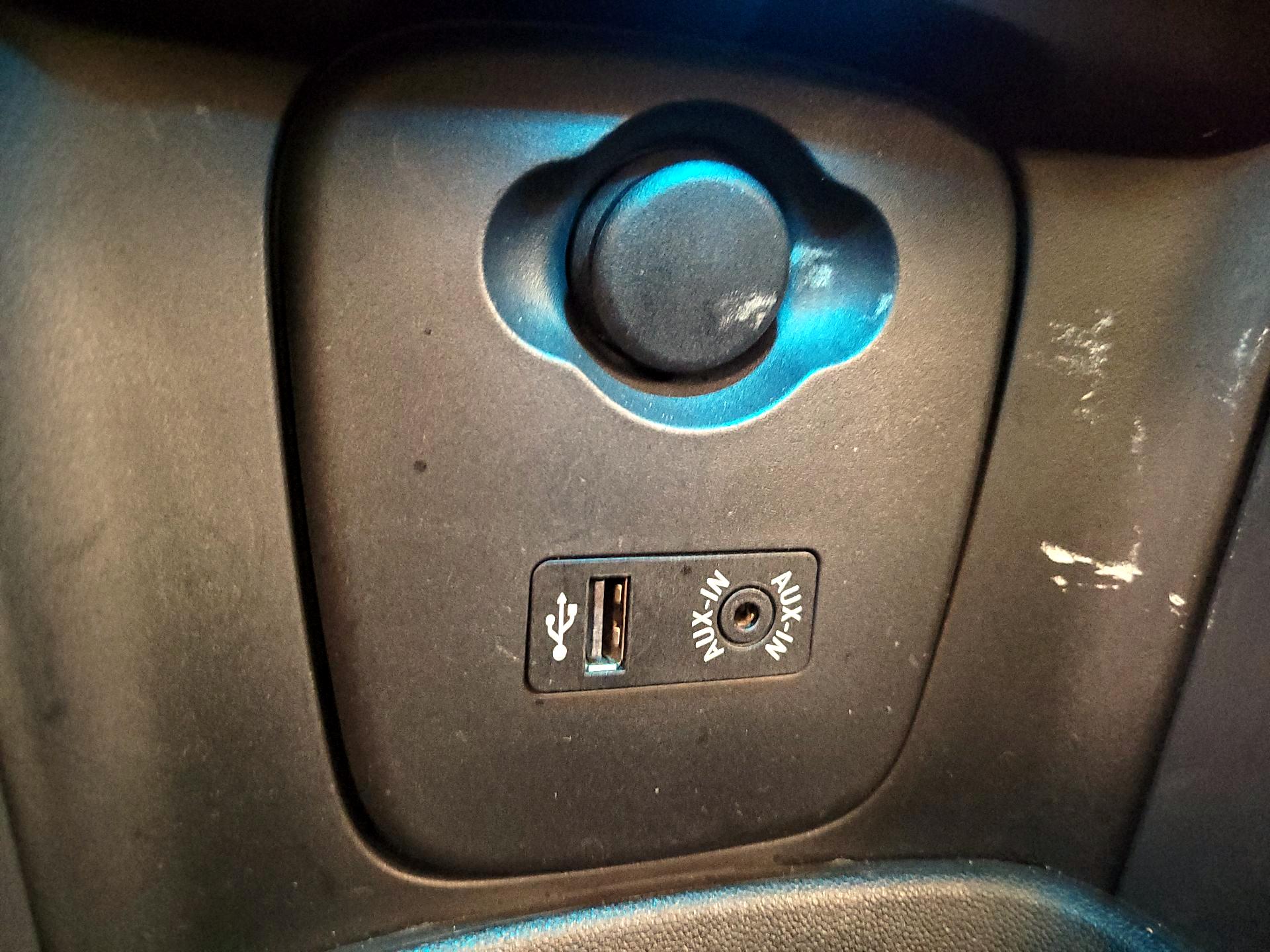 Thumbnail: 2016 MINI Cooper Hardtop - 17