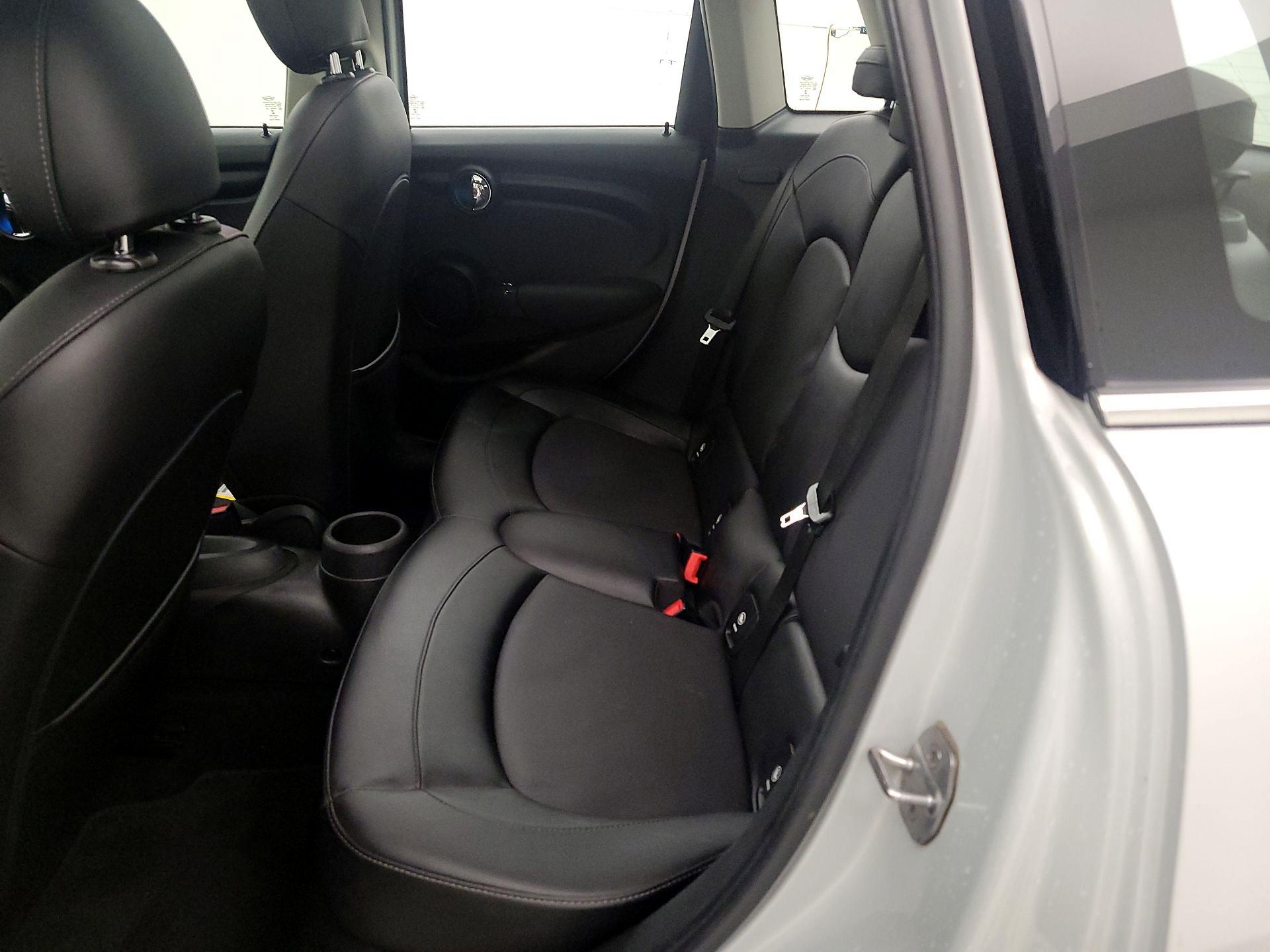 Thumbnail: 2016 MINI Cooper Hardtop - 19