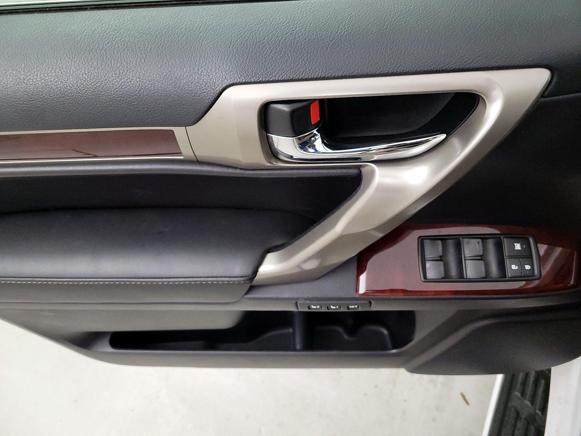 Thumbnail: 2016 Lexus GX - 12