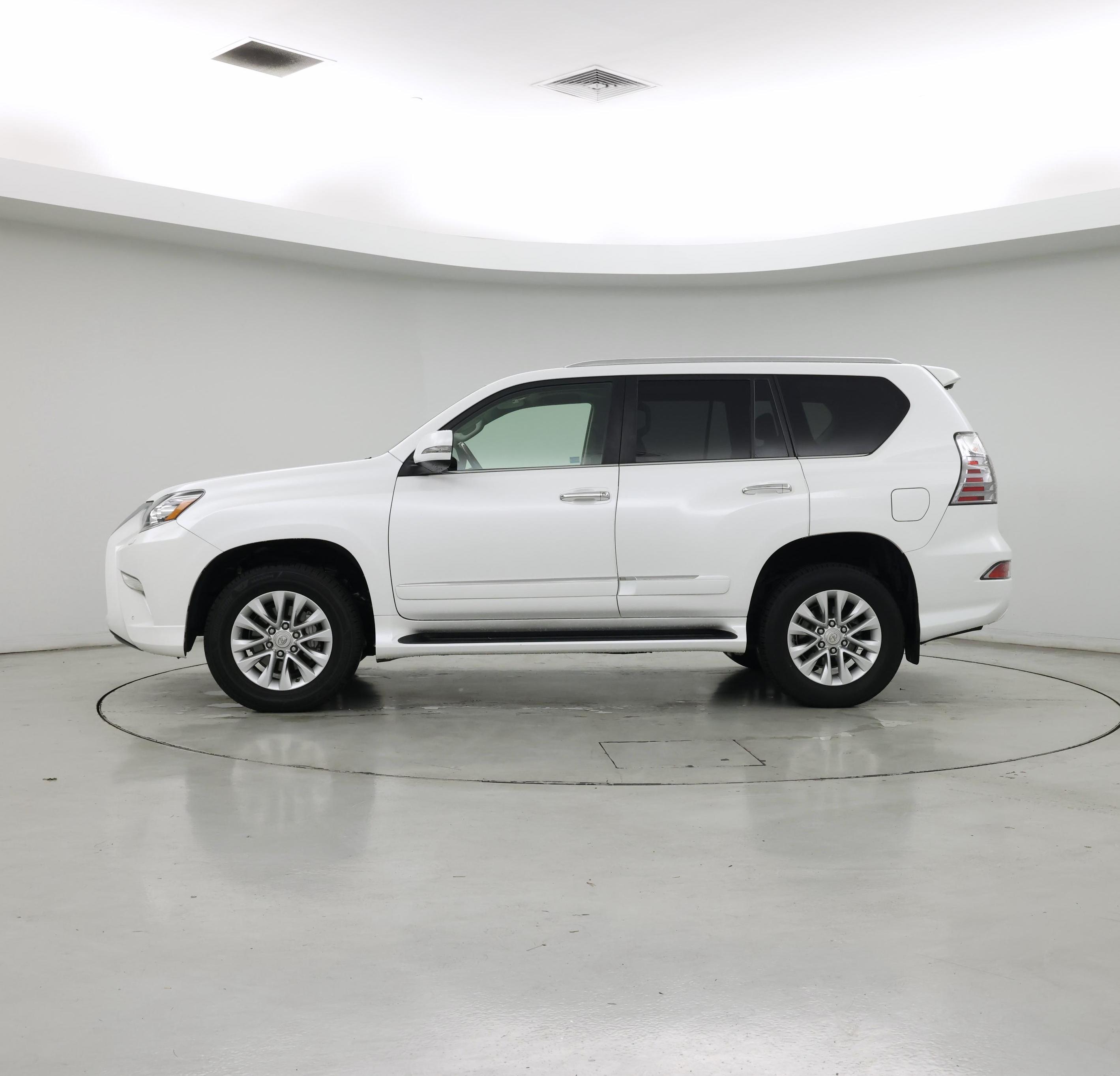 Thumbnail: 2016 Lexus GX - 3