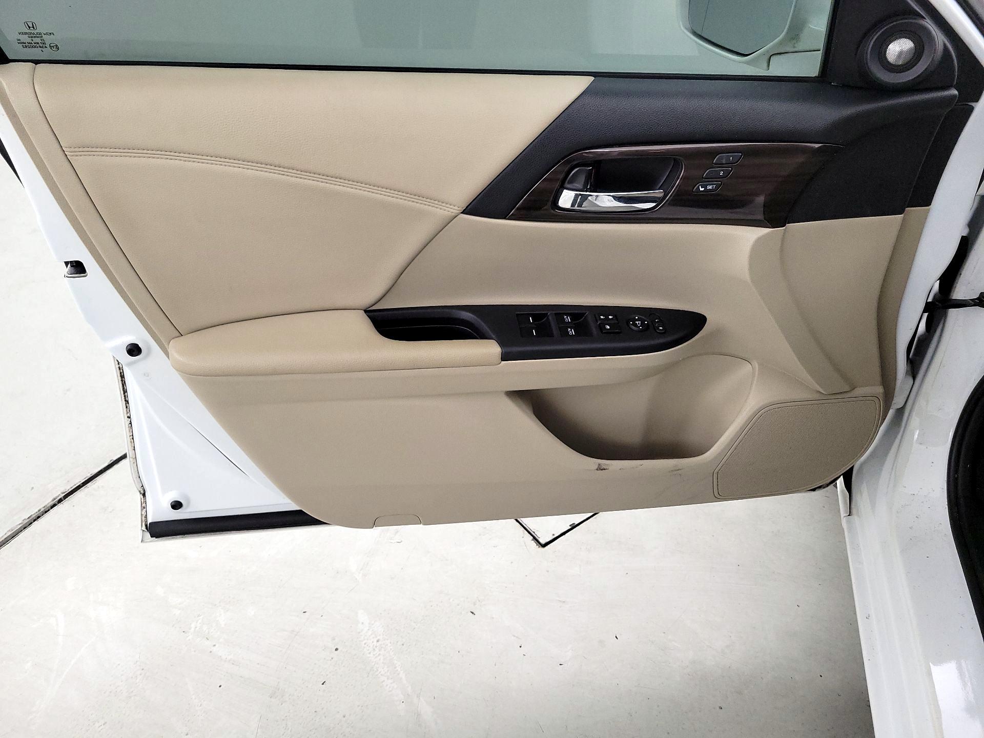 Thumbnail: 2016 Honda Accord - 12