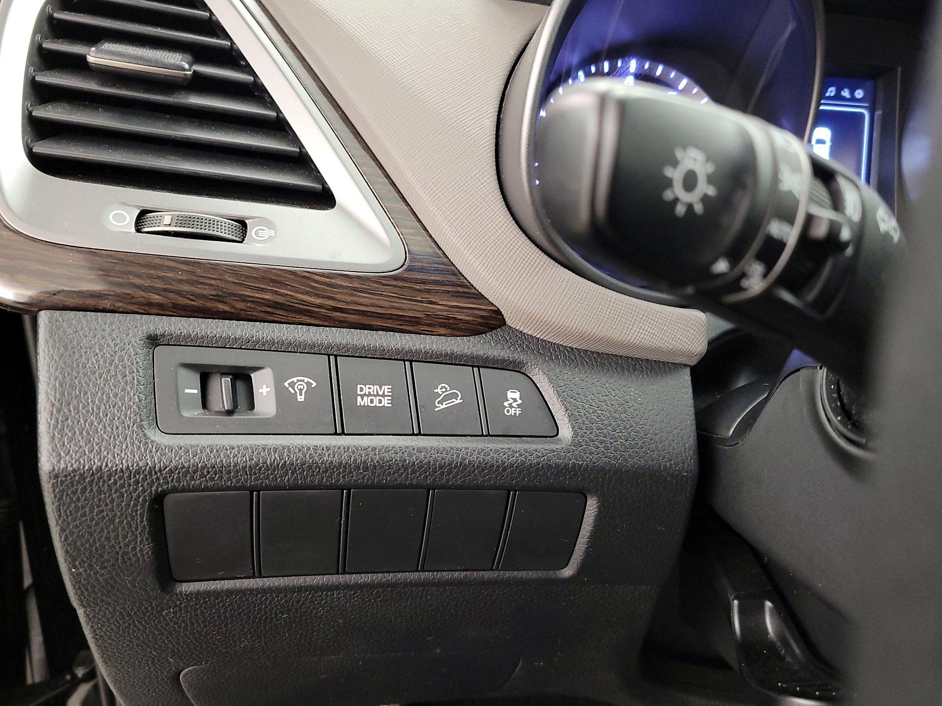 Thumbnail: 2018 Hyundai Santa Fe - 13