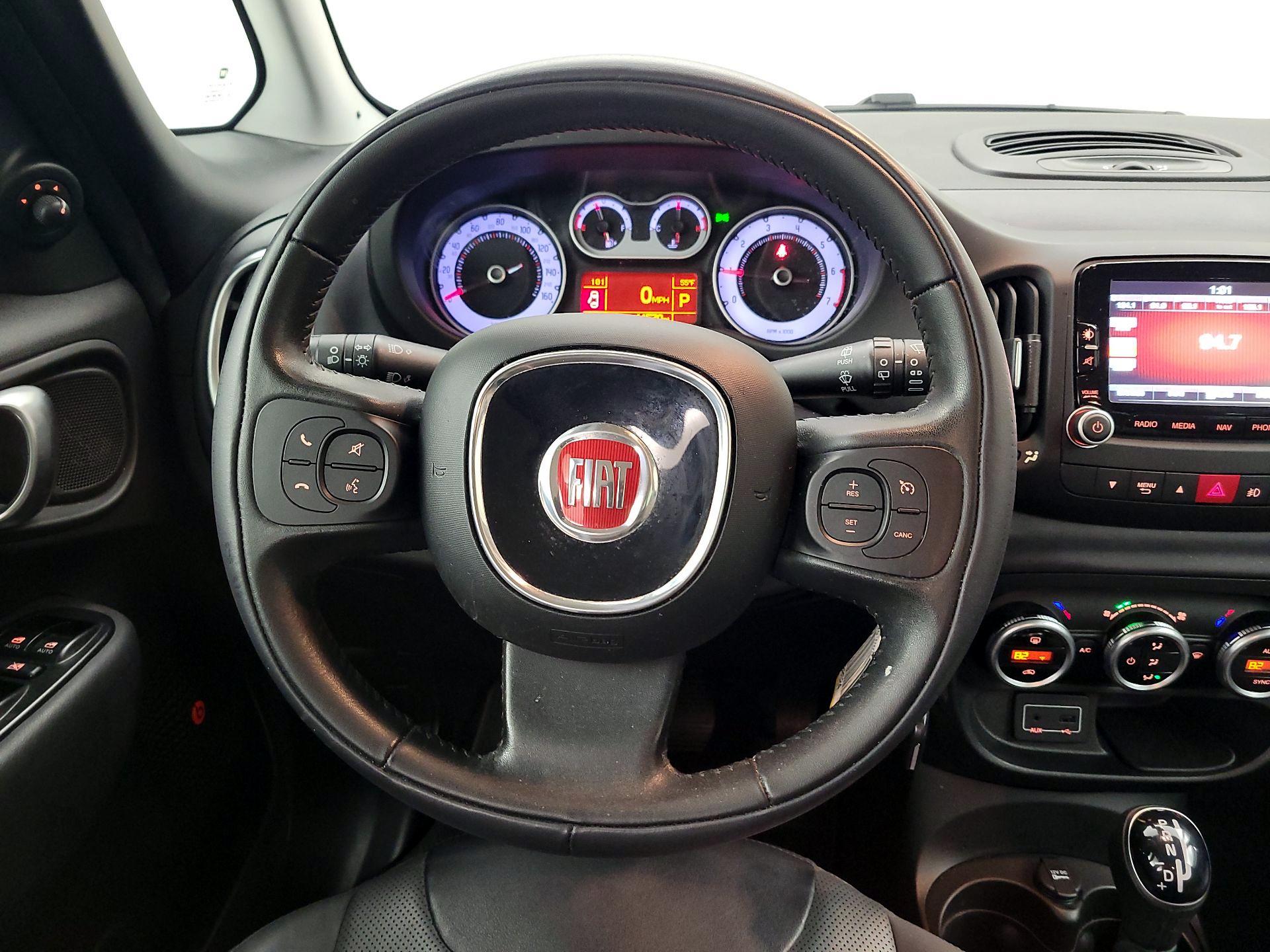 Thumbnail: 2015 Fiat 500L - 10