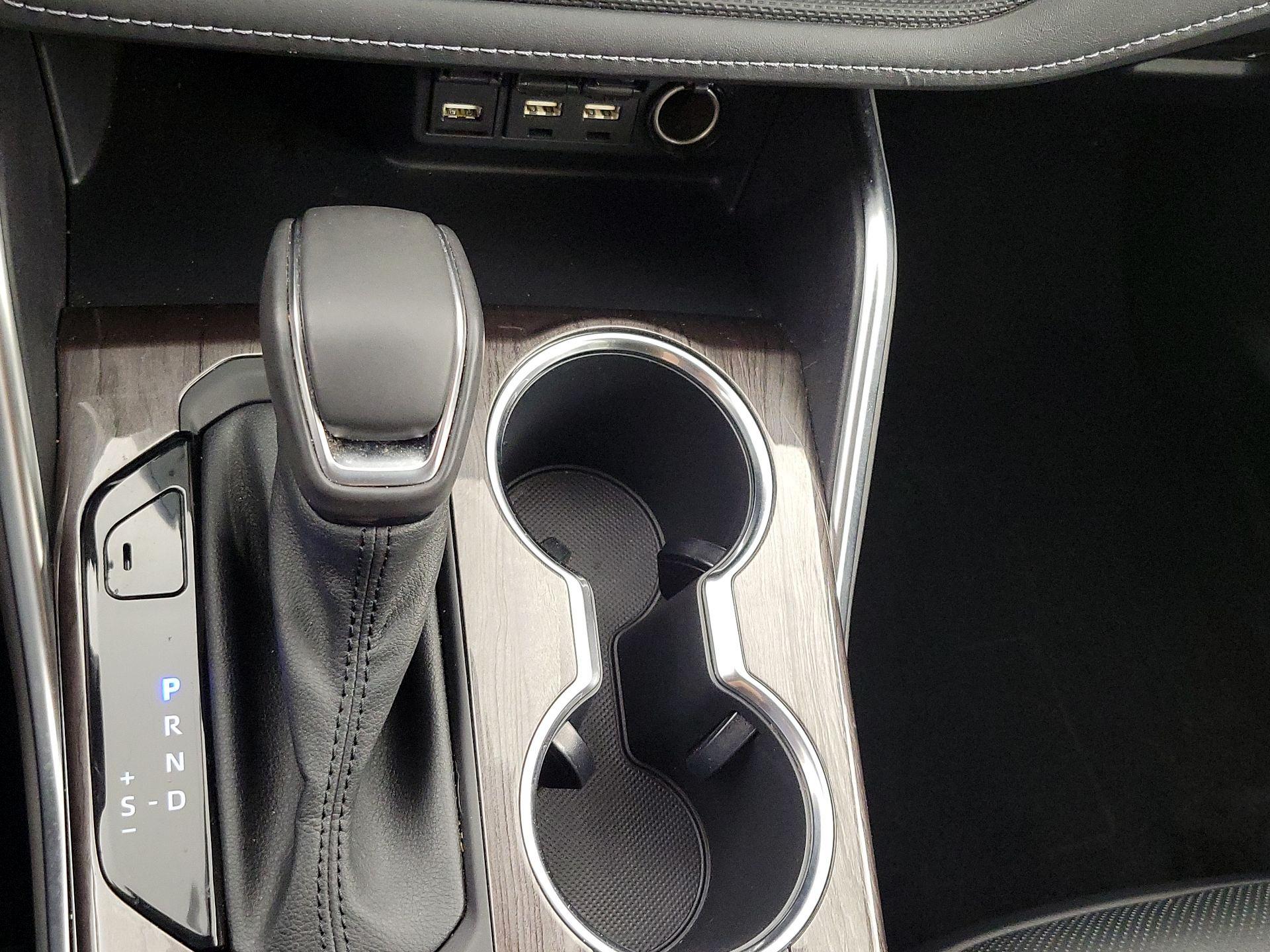 Thumbnail: 2021 Toyota Highlander - 18