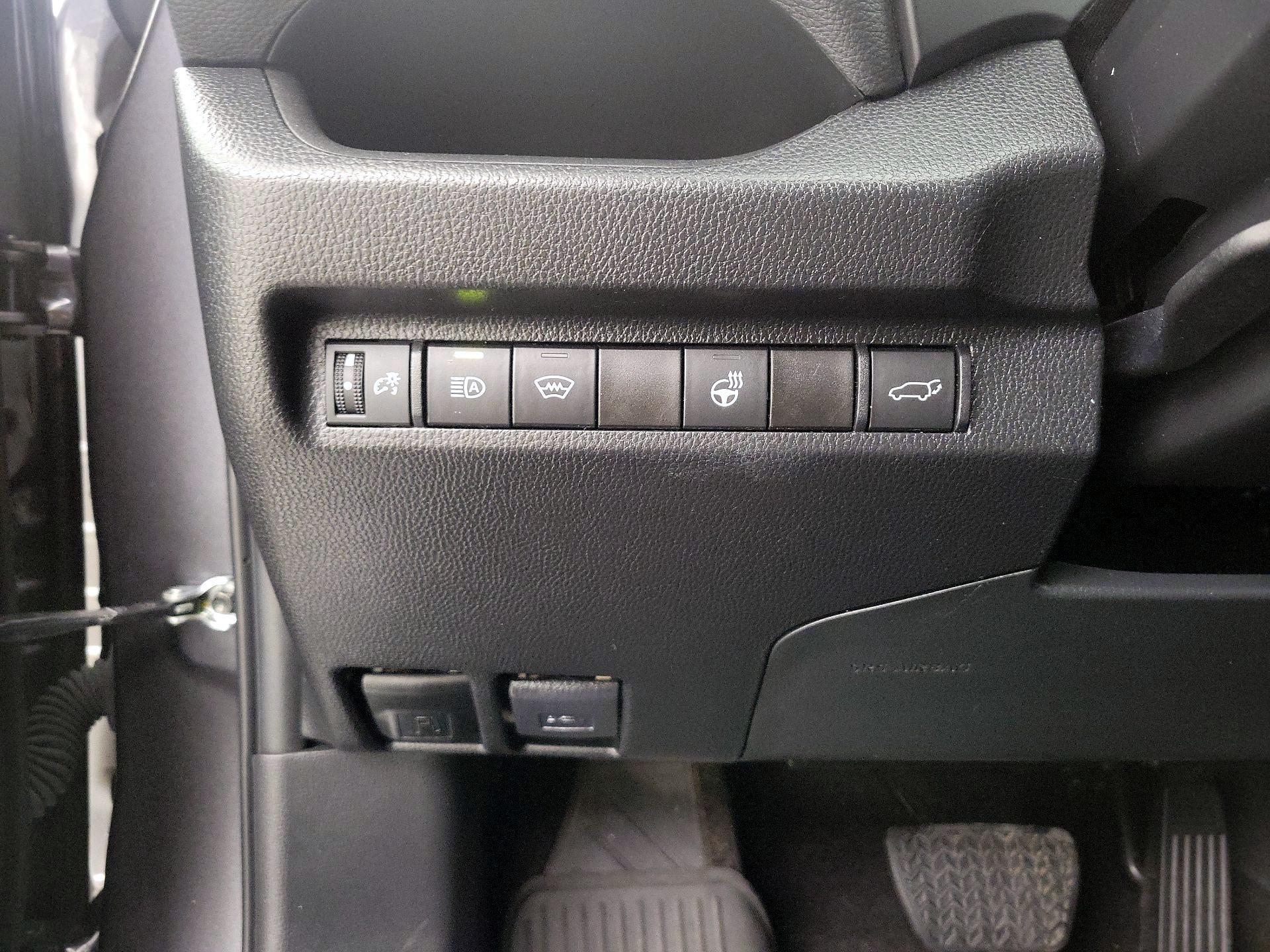 Thumbnail: 2023 Toyota RAV4 - 13