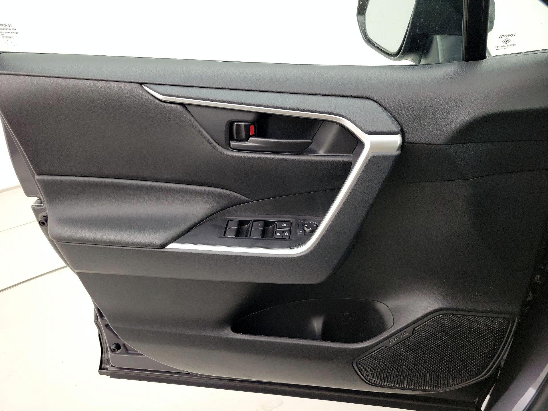 Thumbnail: 2025 Toyota RAV4 - 12