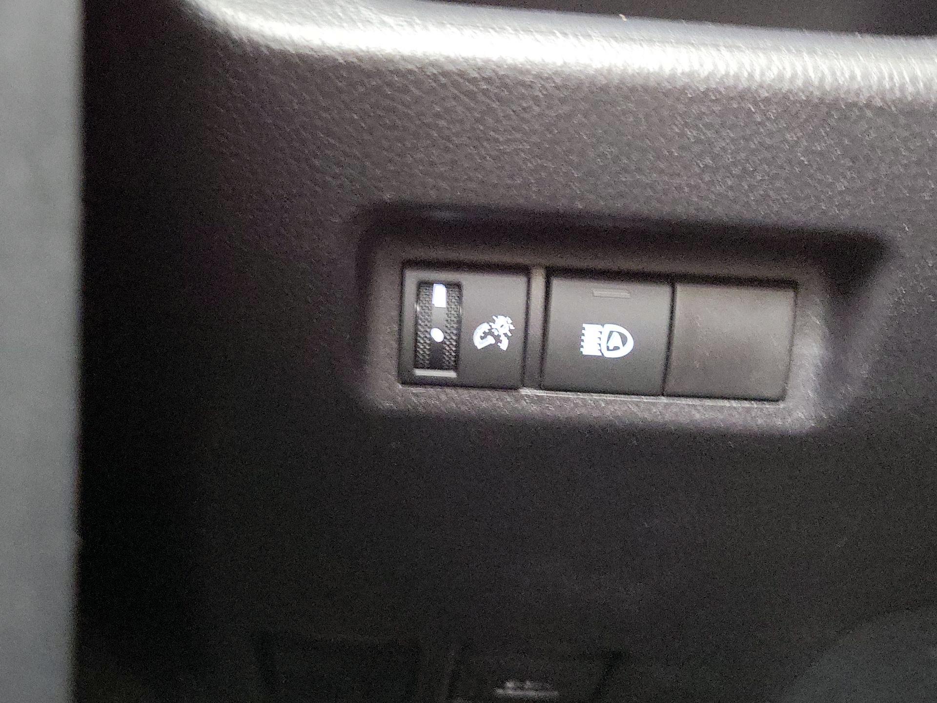 Thumbnail: 2025 Toyota RAV4 - 13