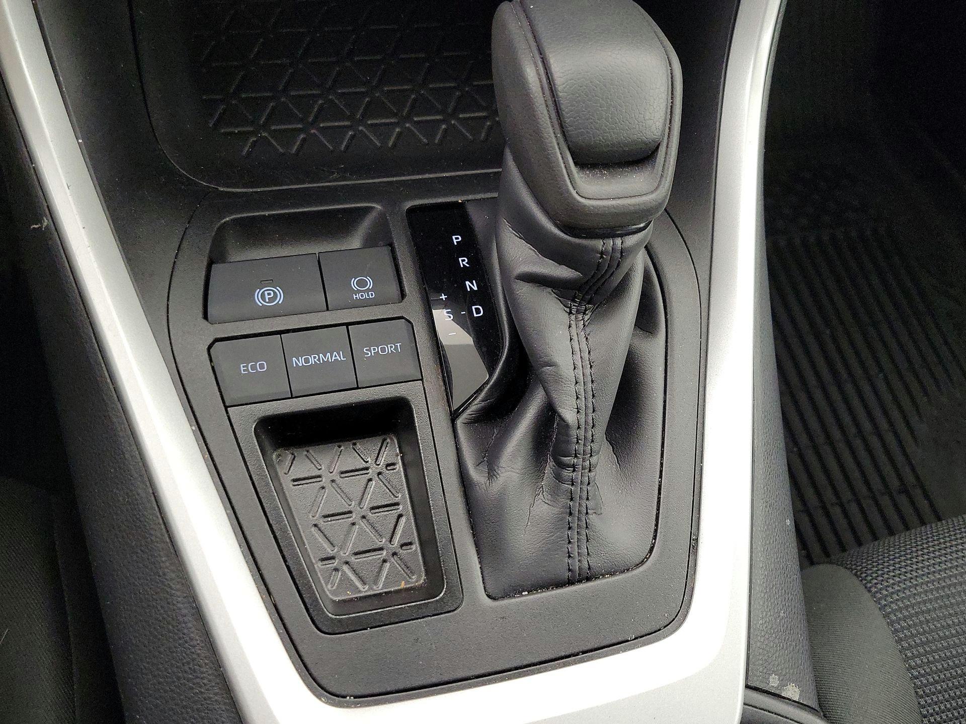 Thumbnail: 2025 Toyota RAV4 - 17