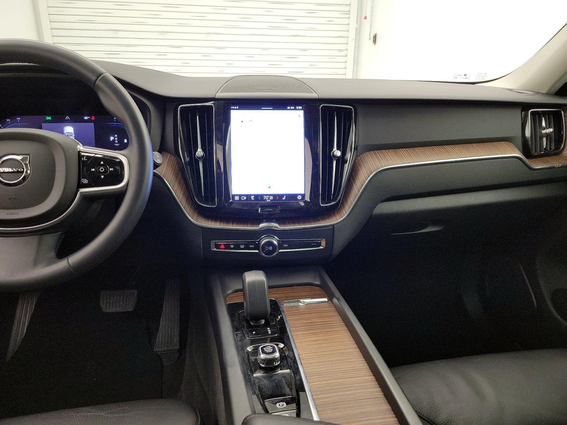 Thumbnail: 2023 Volvo XC60 - 9