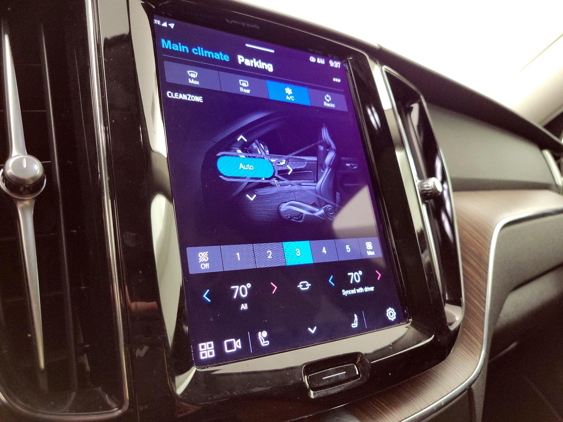 Thumbnail: 2023 Volvo XC60 - 17