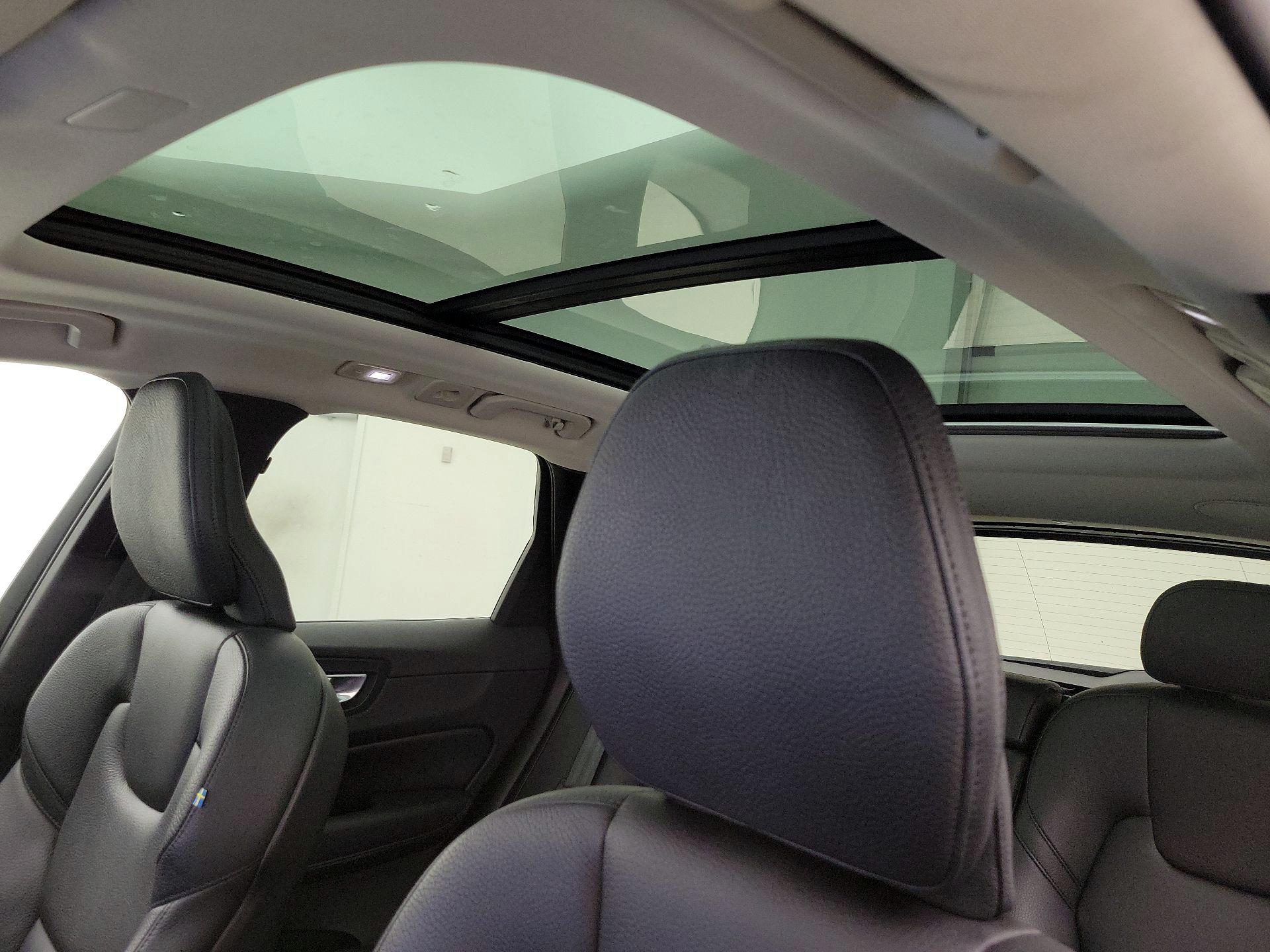 Thumbnail: 2023 Volvo XC60 - 20