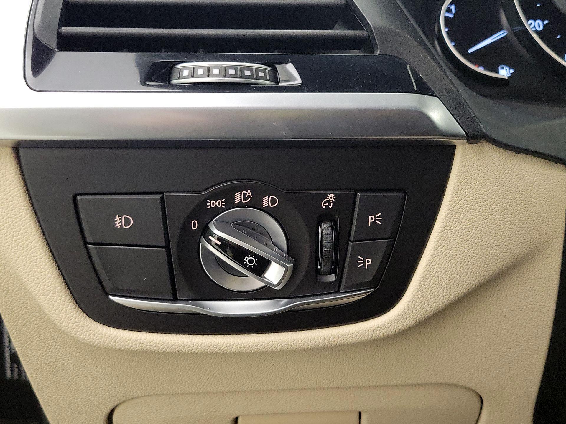 Thumbnail: 2021 BMW X3 - 13