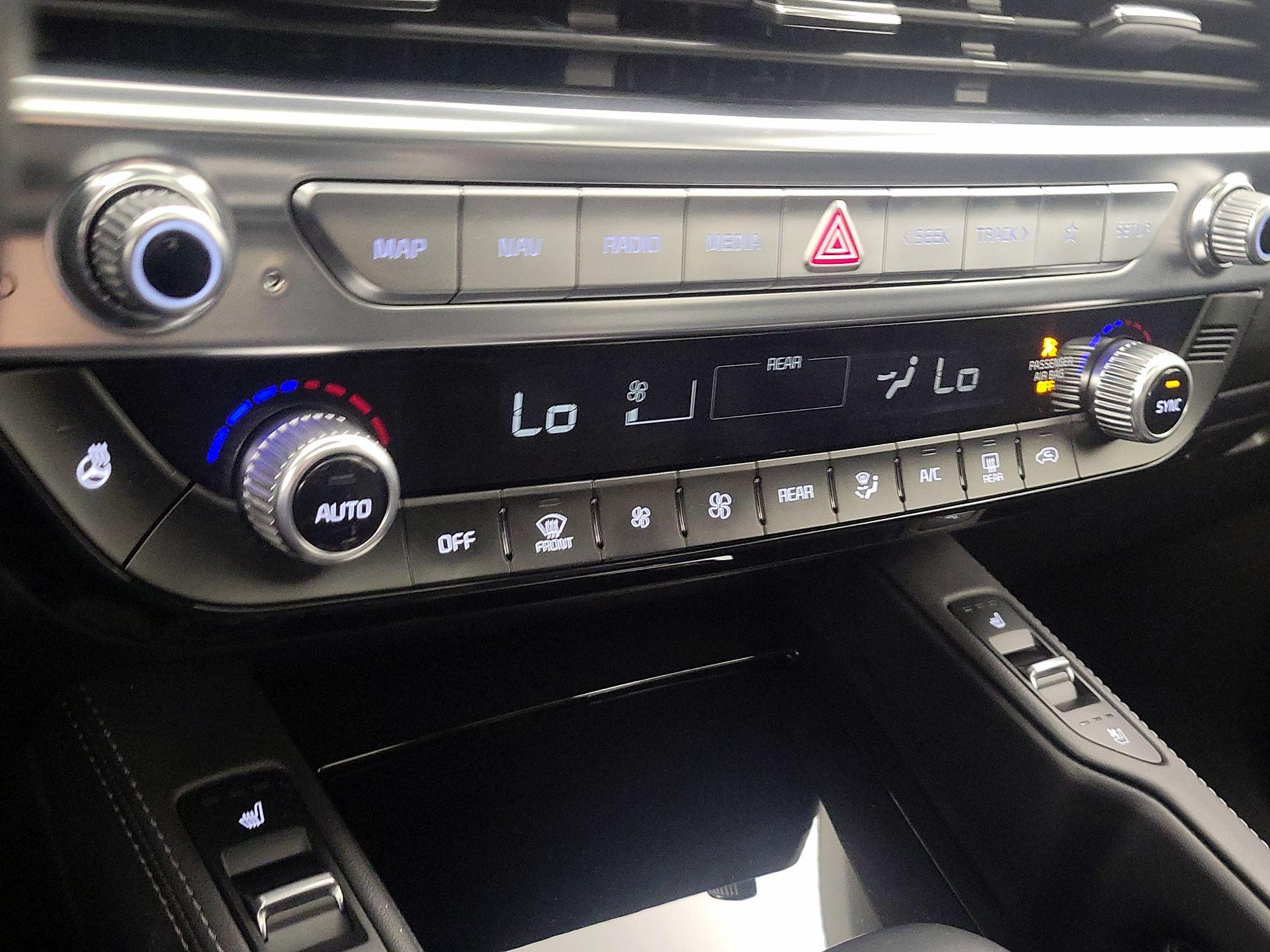 Thumbnail: 2022 Kia Telluride - 16