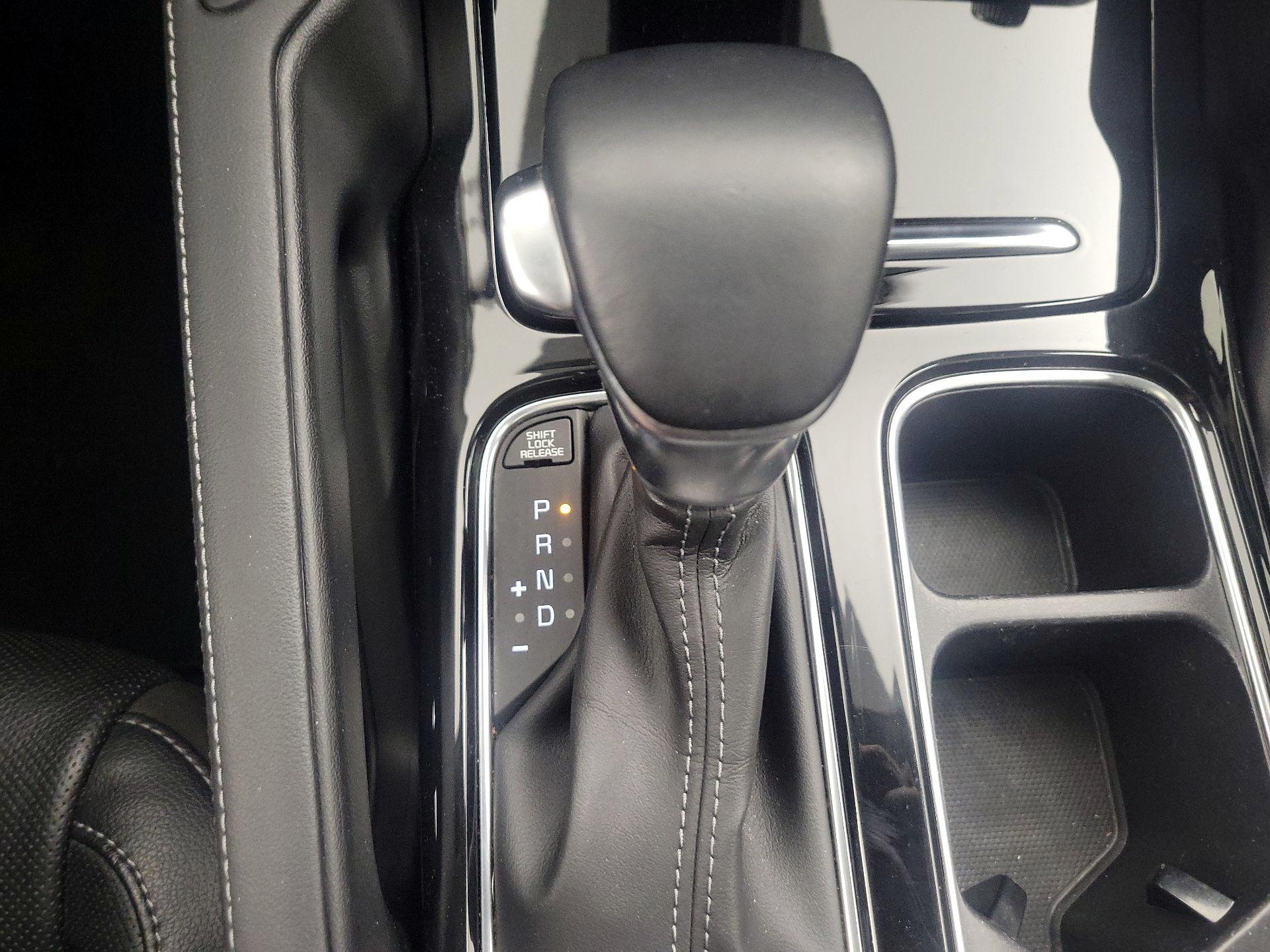 Thumbnail: 2022 Kia Telluride - 17