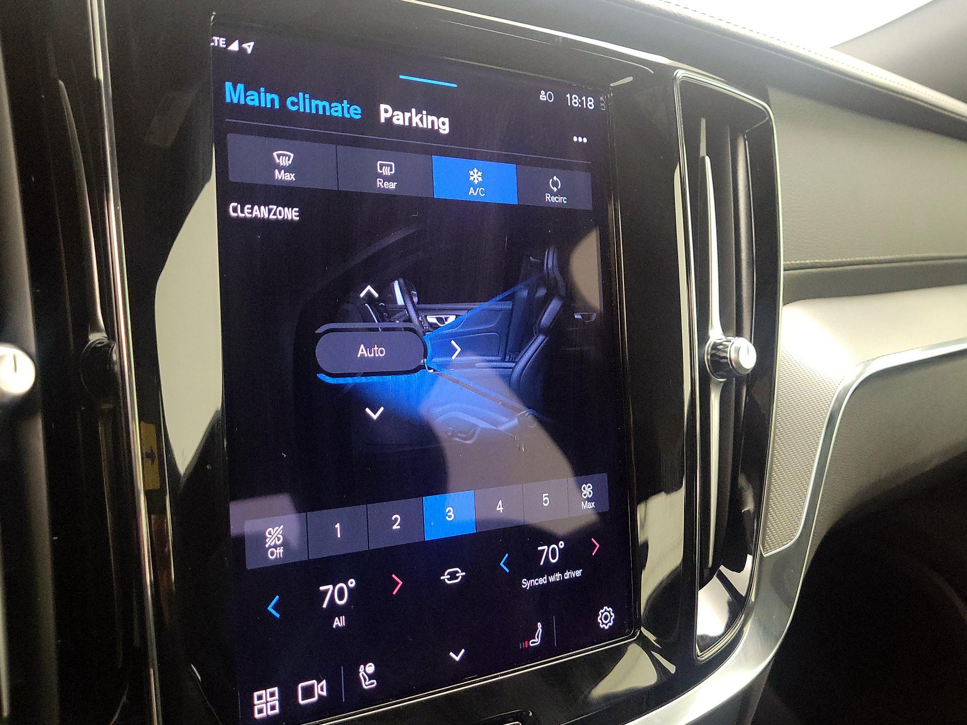 Thumbnail: 2024 Volvo S60 - 16