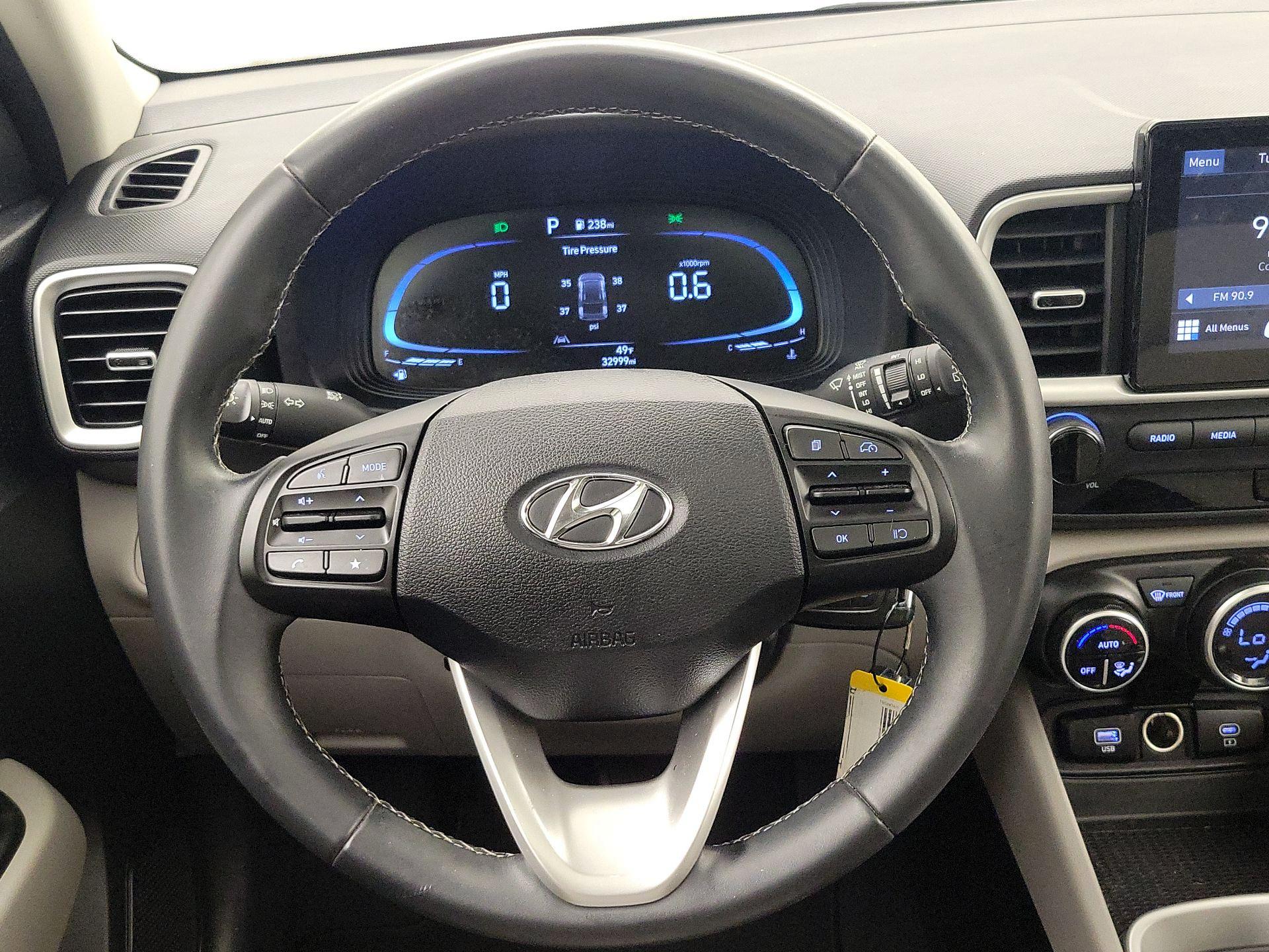 Thumbnail: 2023 Hyundai Venue - 10