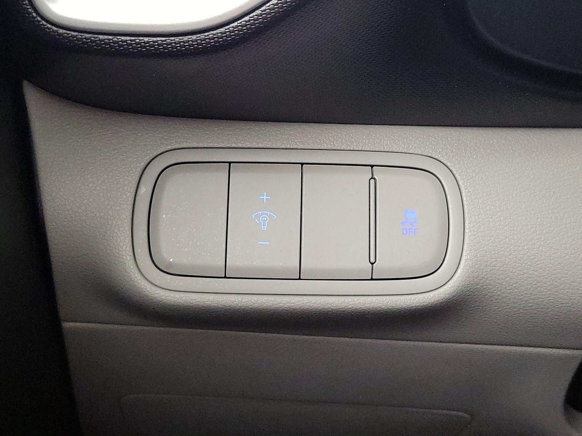 Thumbnail: 2023 Hyundai Venue - 13