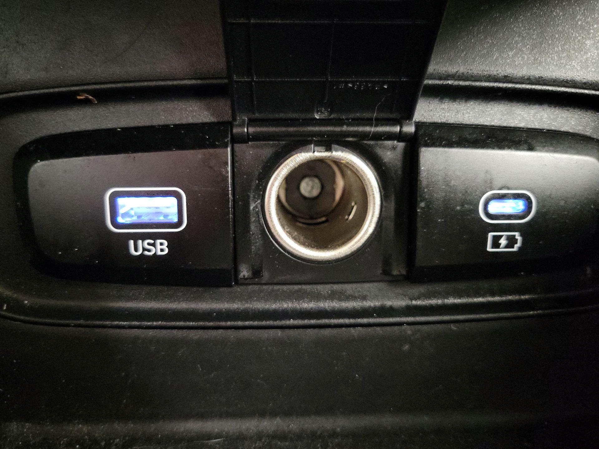 Thumbnail: 2023 Hyundai Venue - 18