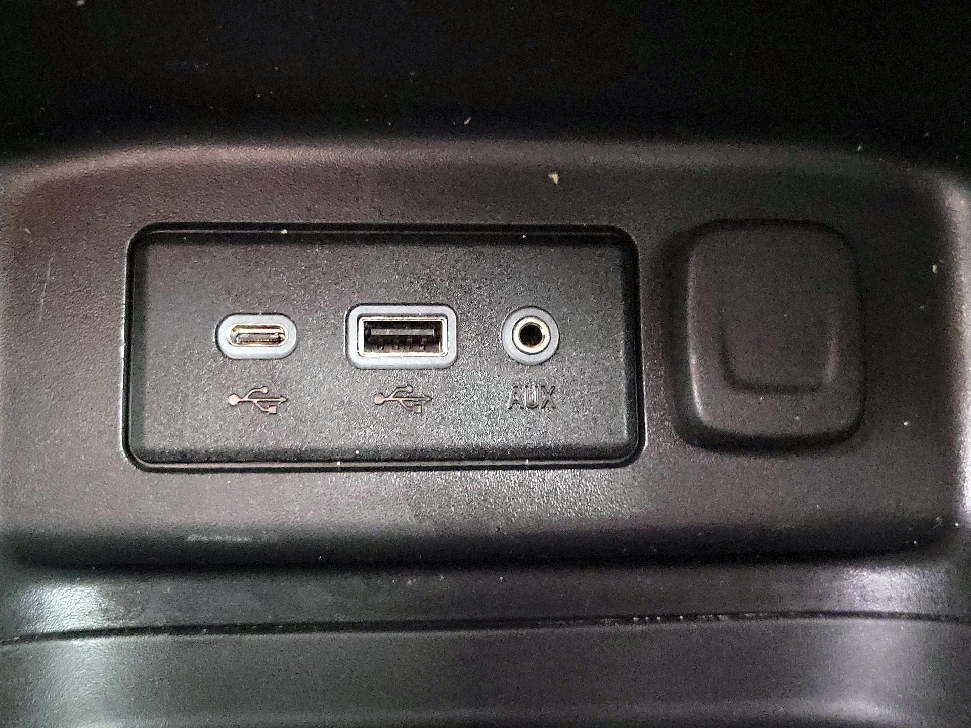 Thumbnail: 2023 Chevrolet Equinox - 18