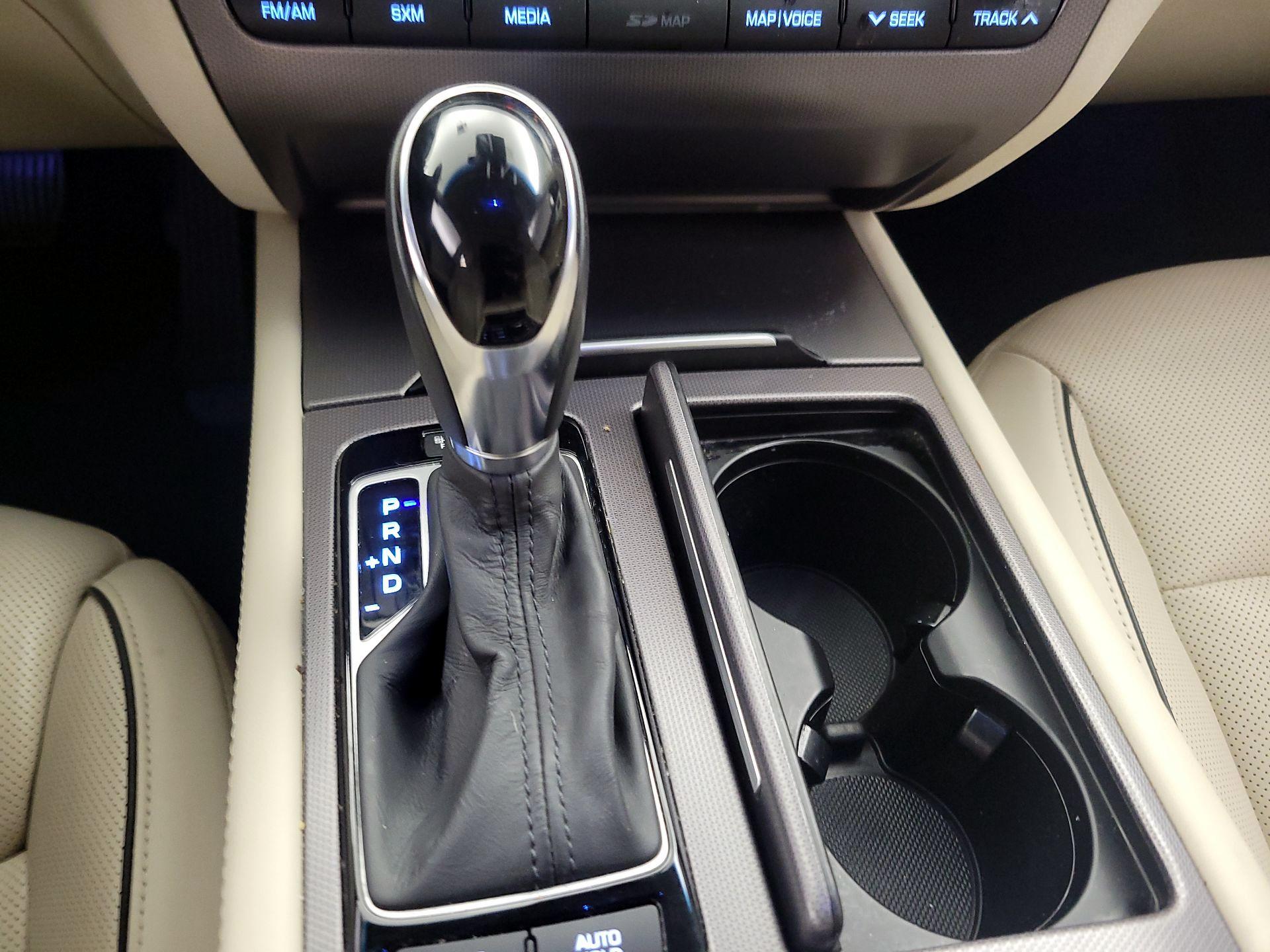 Thumbnail: 2017 Genesis G80 - 18