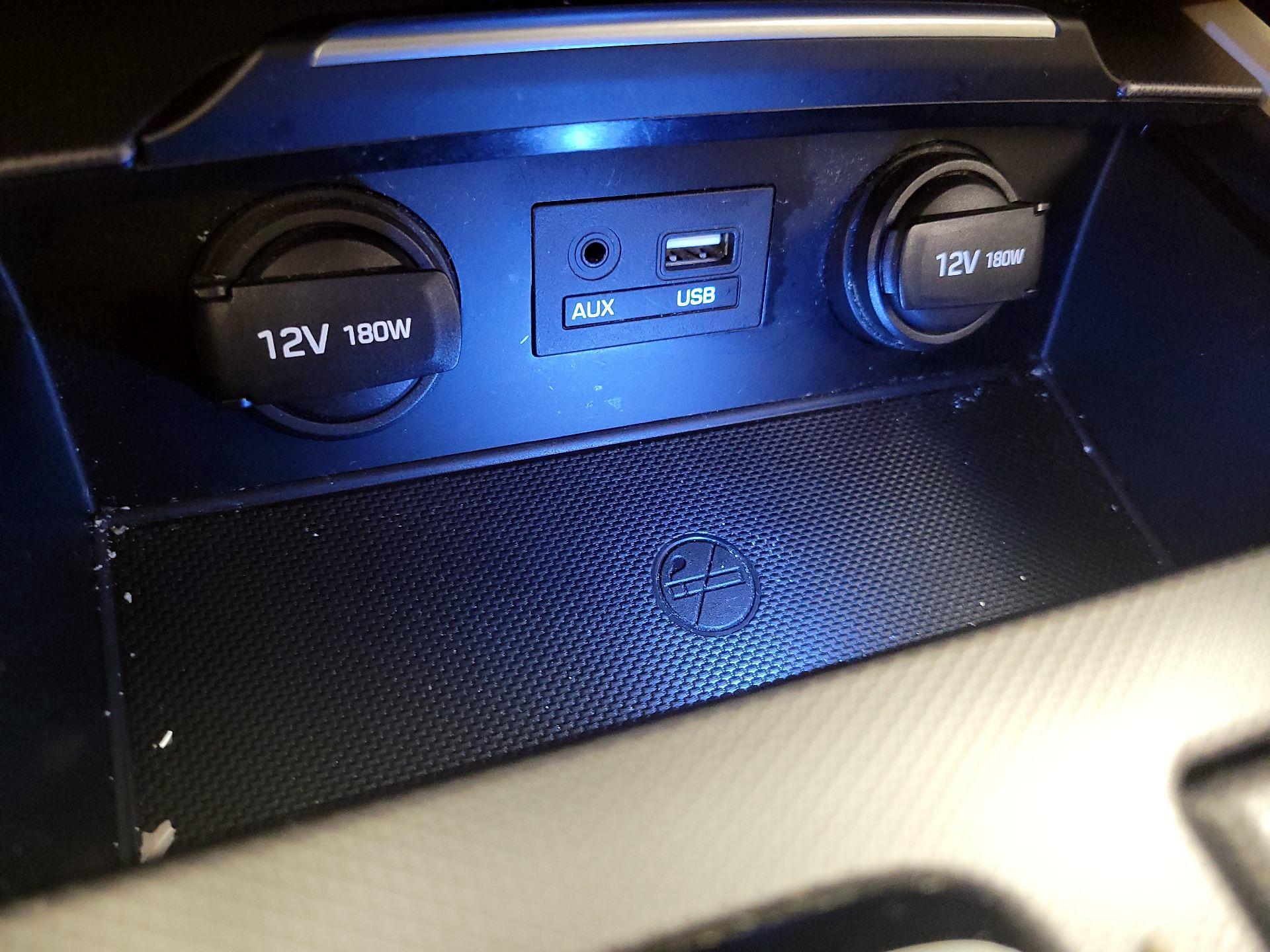 Thumbnail: 2017 Genesis G80 - 19