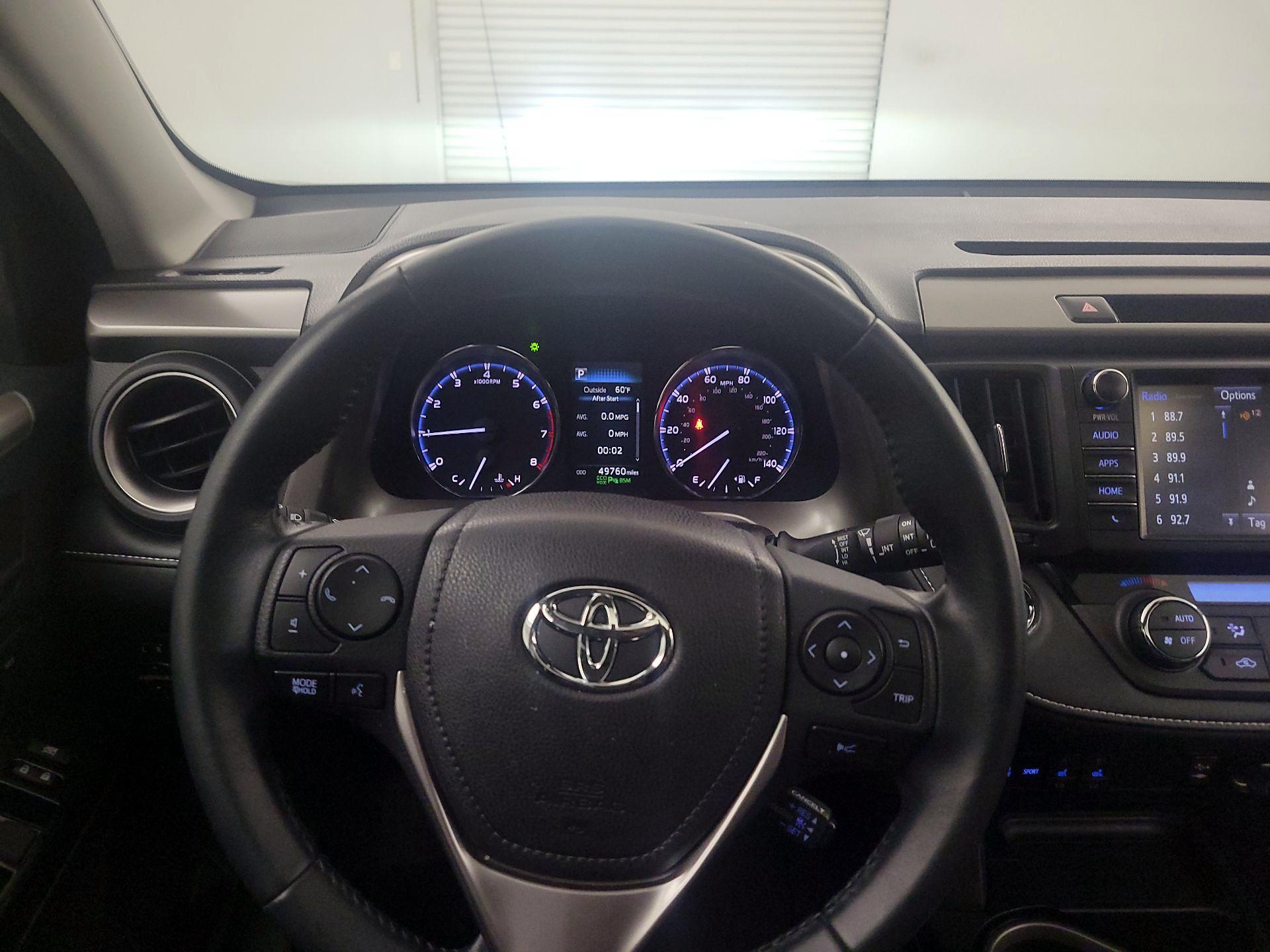 Thumbnail: 2016 Toyota RAV4 - 10