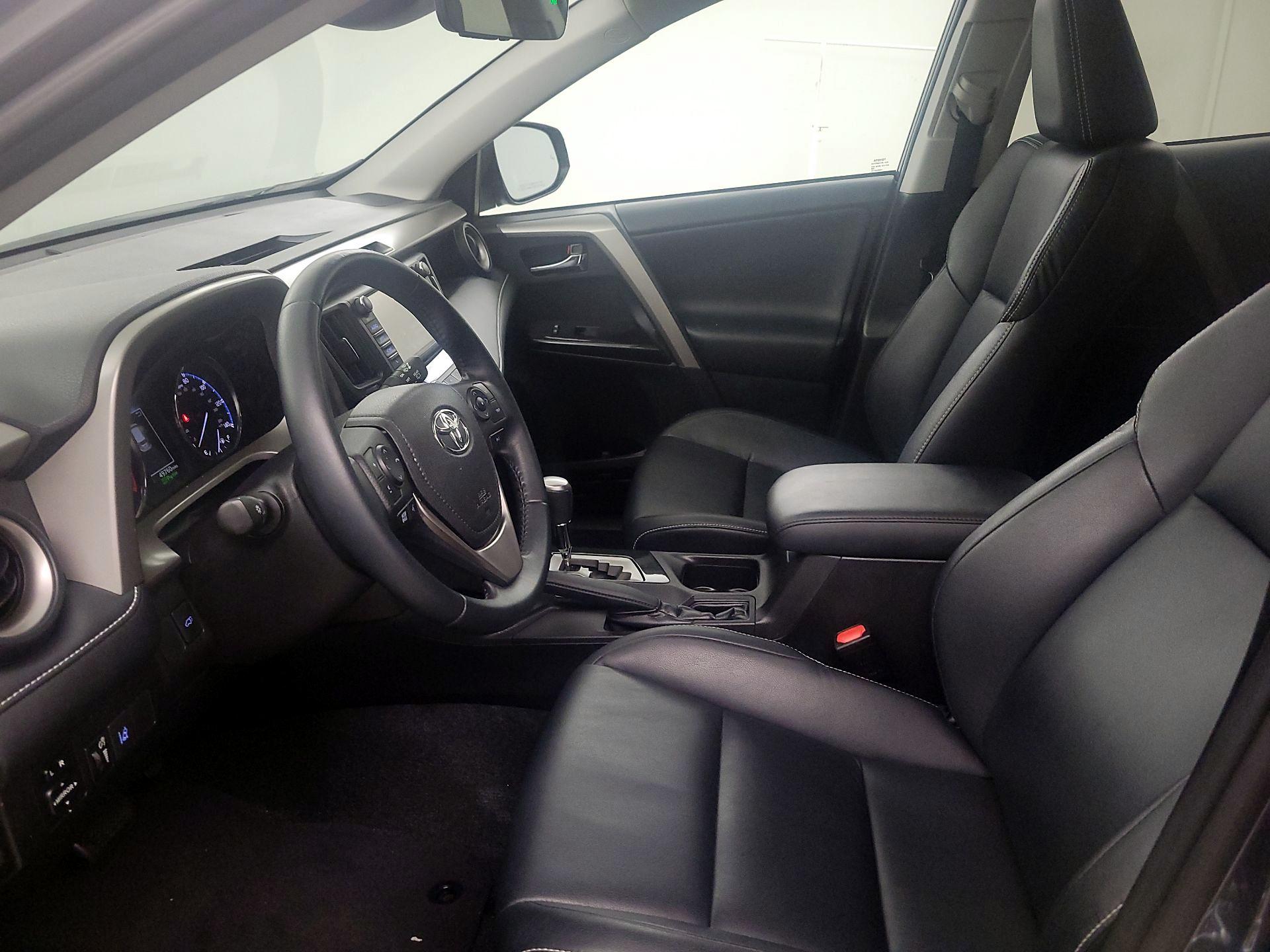 Thumbnail: 2016 Toyota RAV4 - 11