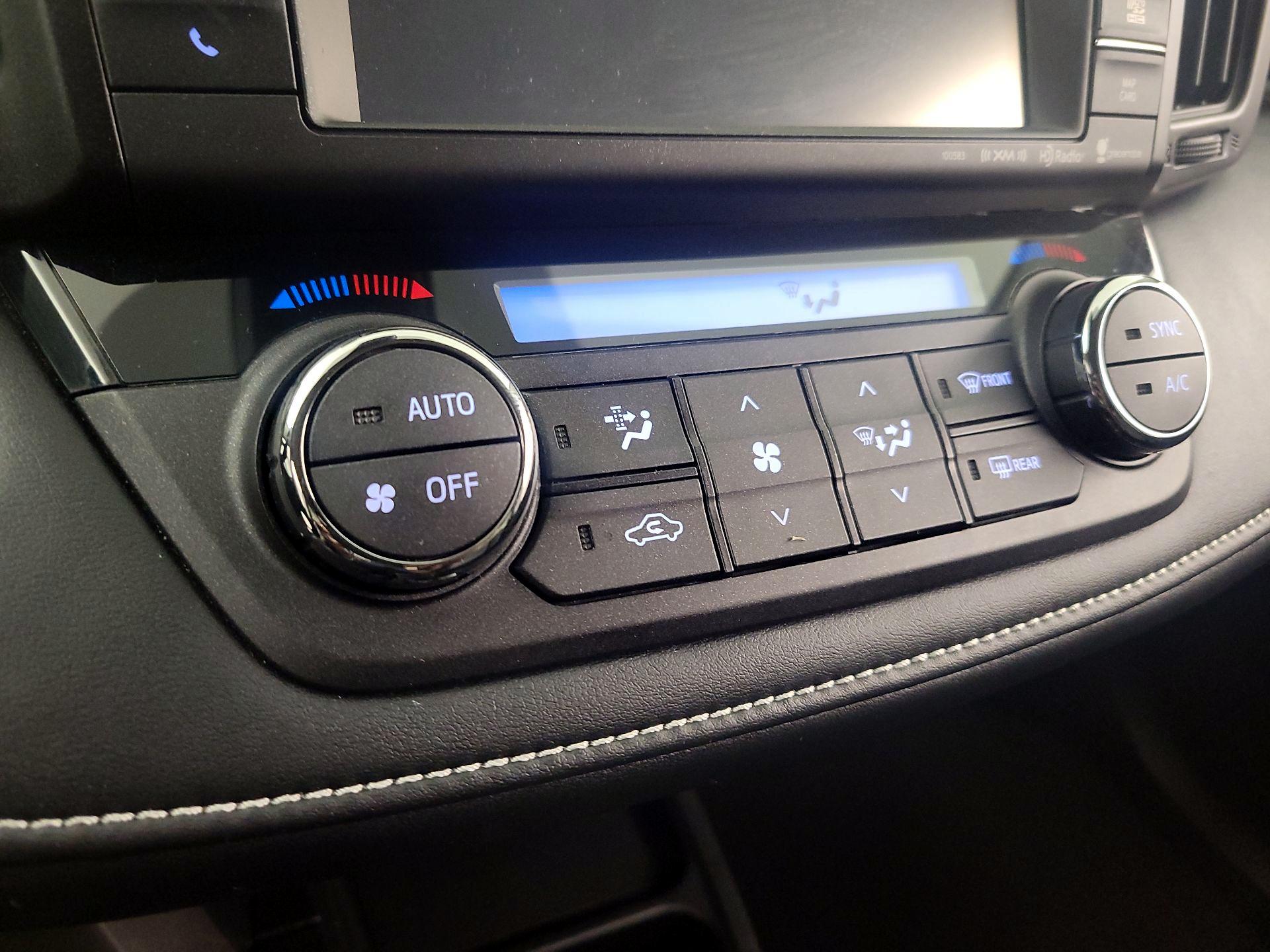 Thumbnail: 2016 Toyota RAV4 - 16