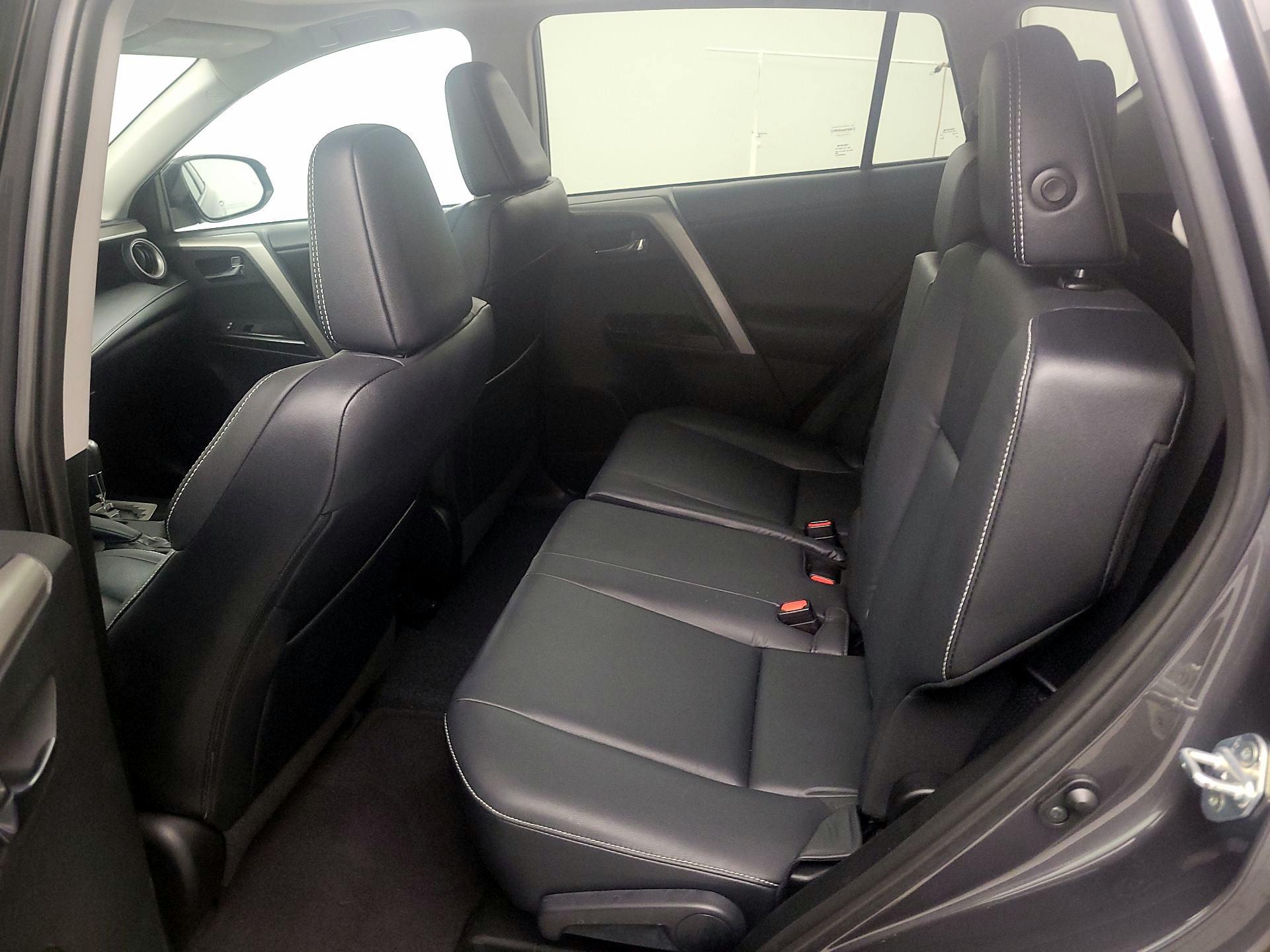 Thumbnail: 2016 Toyota RAV4 - 20