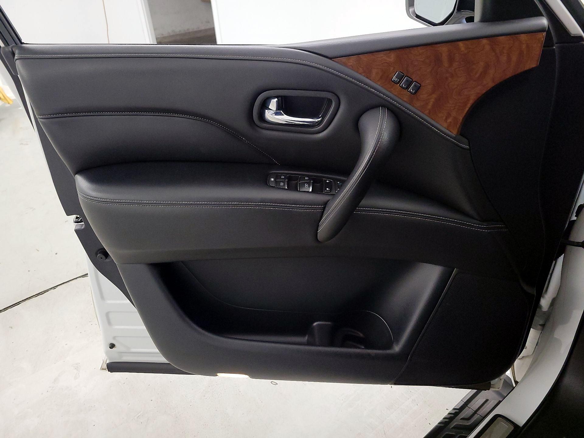 Thumbnail: 2018 INFINITI QX80 - 12