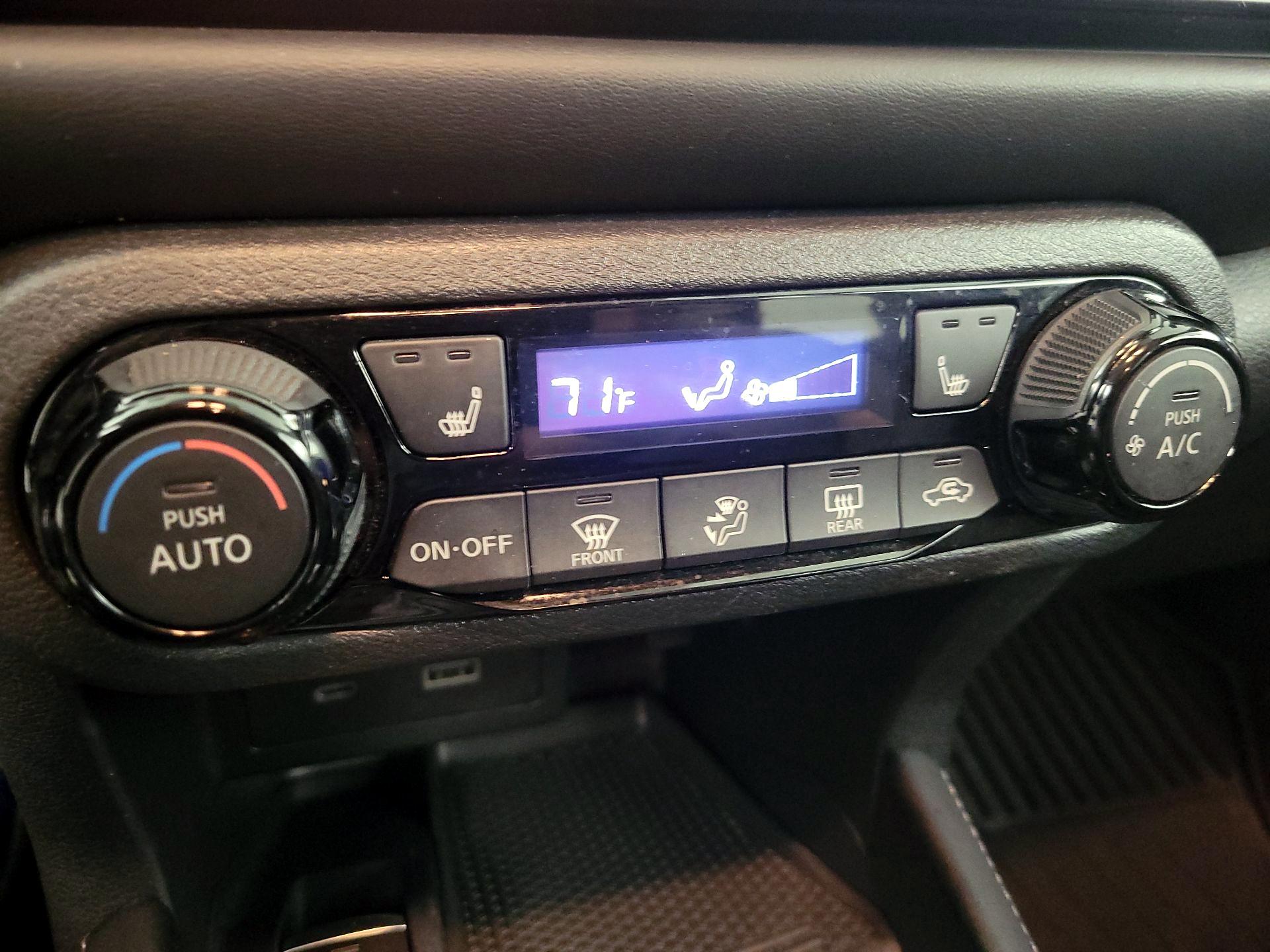 Thumbnail: 2023 Nissan Kicks - 16