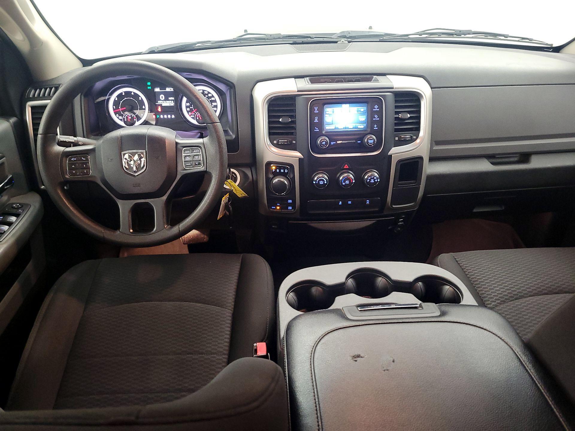 Thumbnail: 2019 RAM 1500 Classic - 9