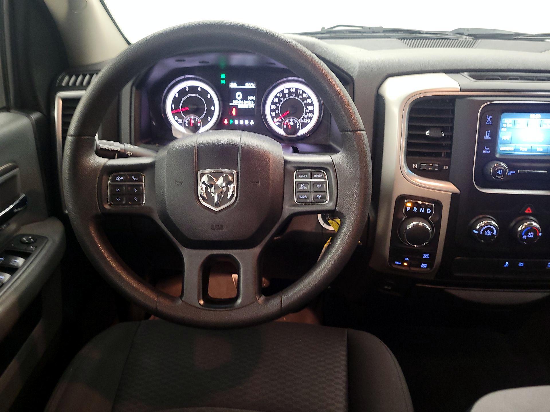 Thumbnail: 2019 RAM 1500 Classic - 10