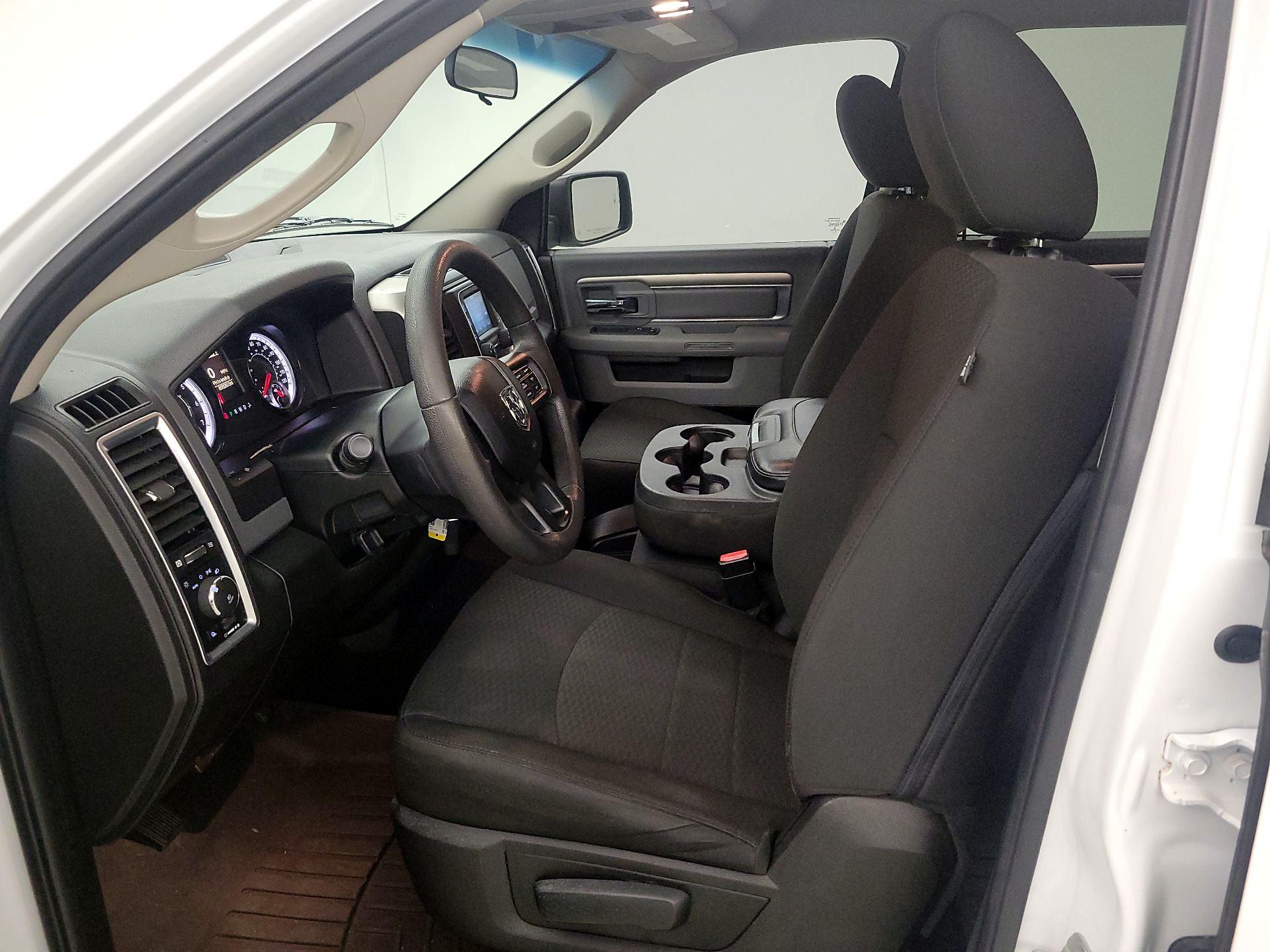 Thumbnail: 2019 RAM 1500 Classic - 11