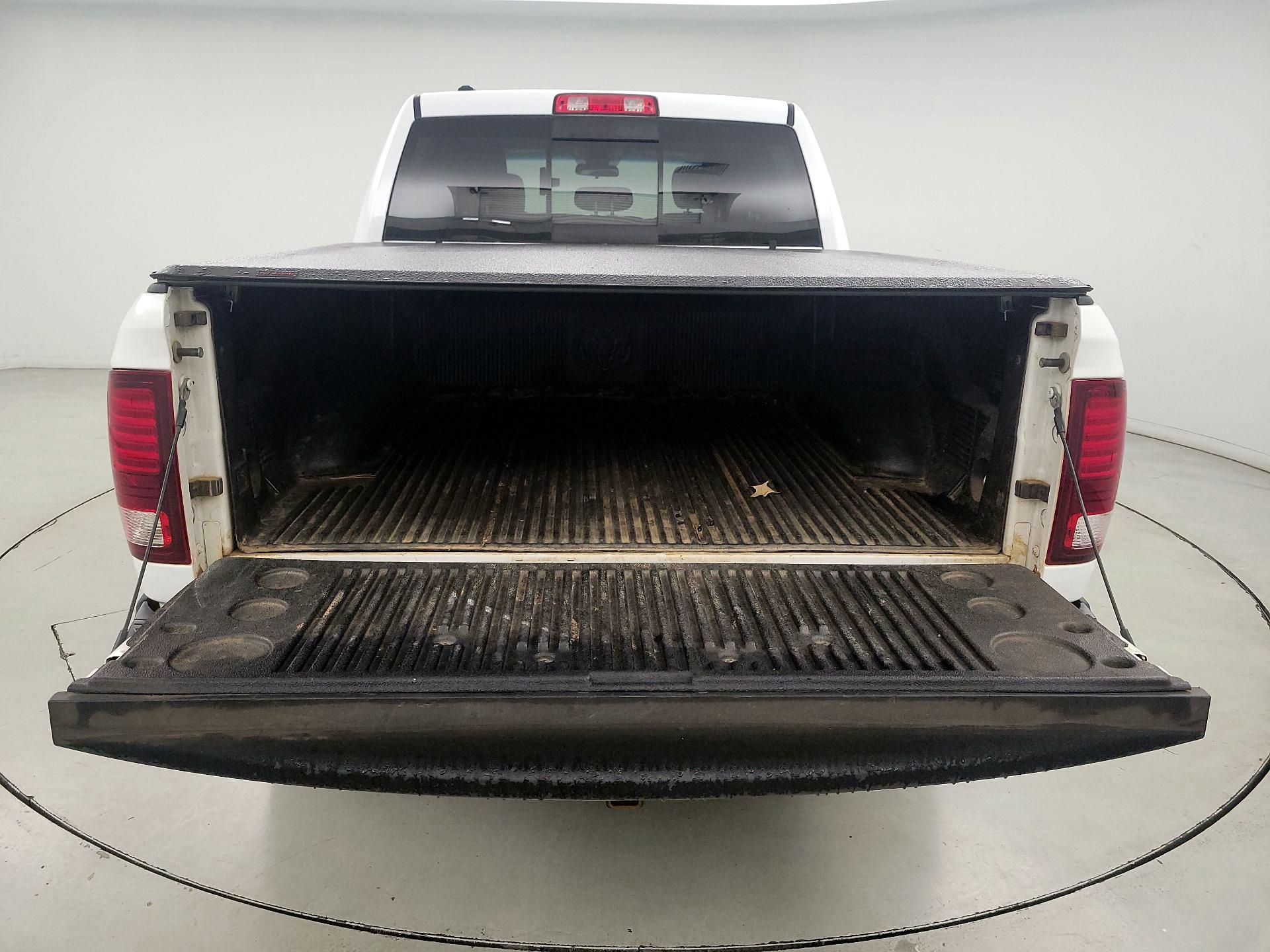 Thumbnail: 2019 RAM 1500 Classic - 20