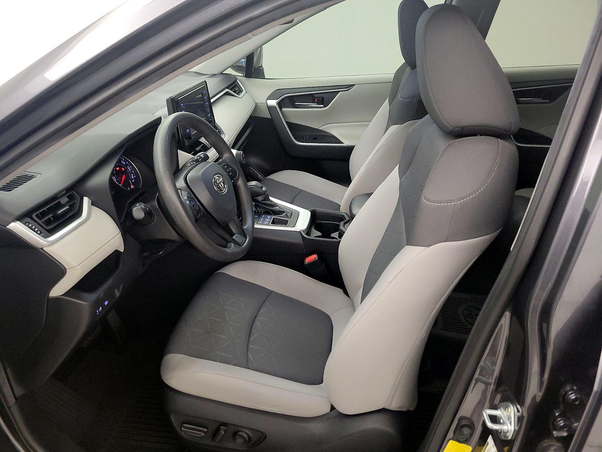 Thumbnail: 2021 Toyota RAV4 - 11