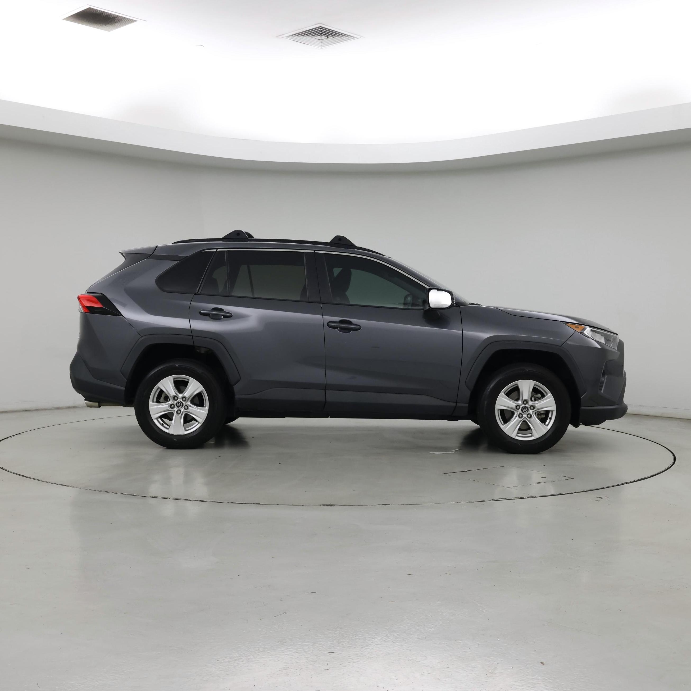 Thumbnail: 2021 Toyota RAV4 - 7