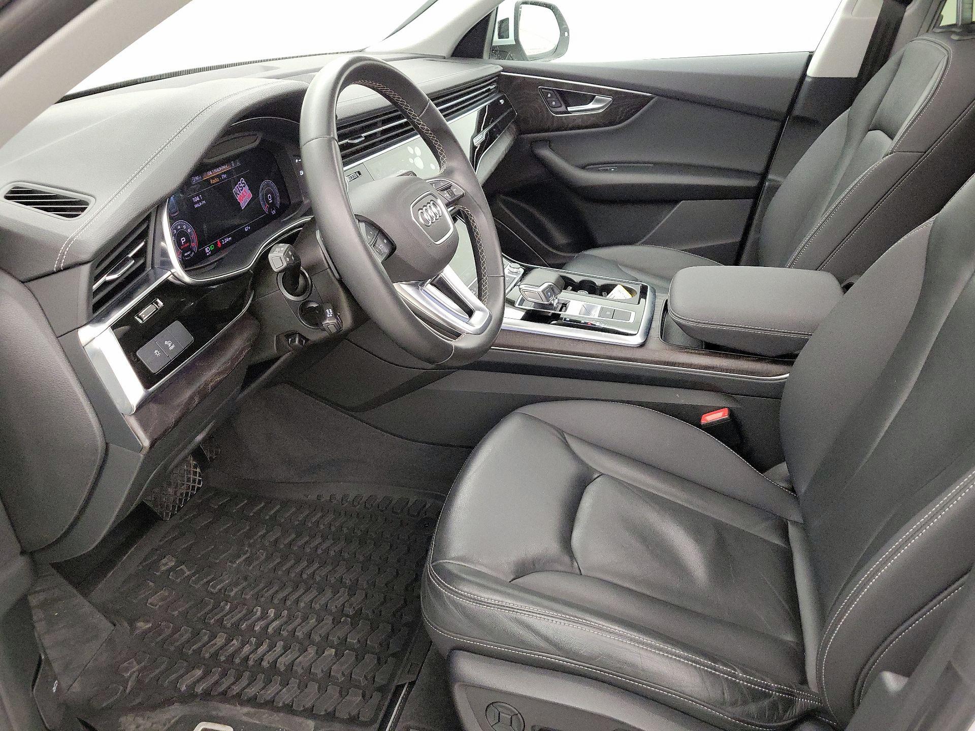 Thumbnail: 2023 Audi Q8 - 11