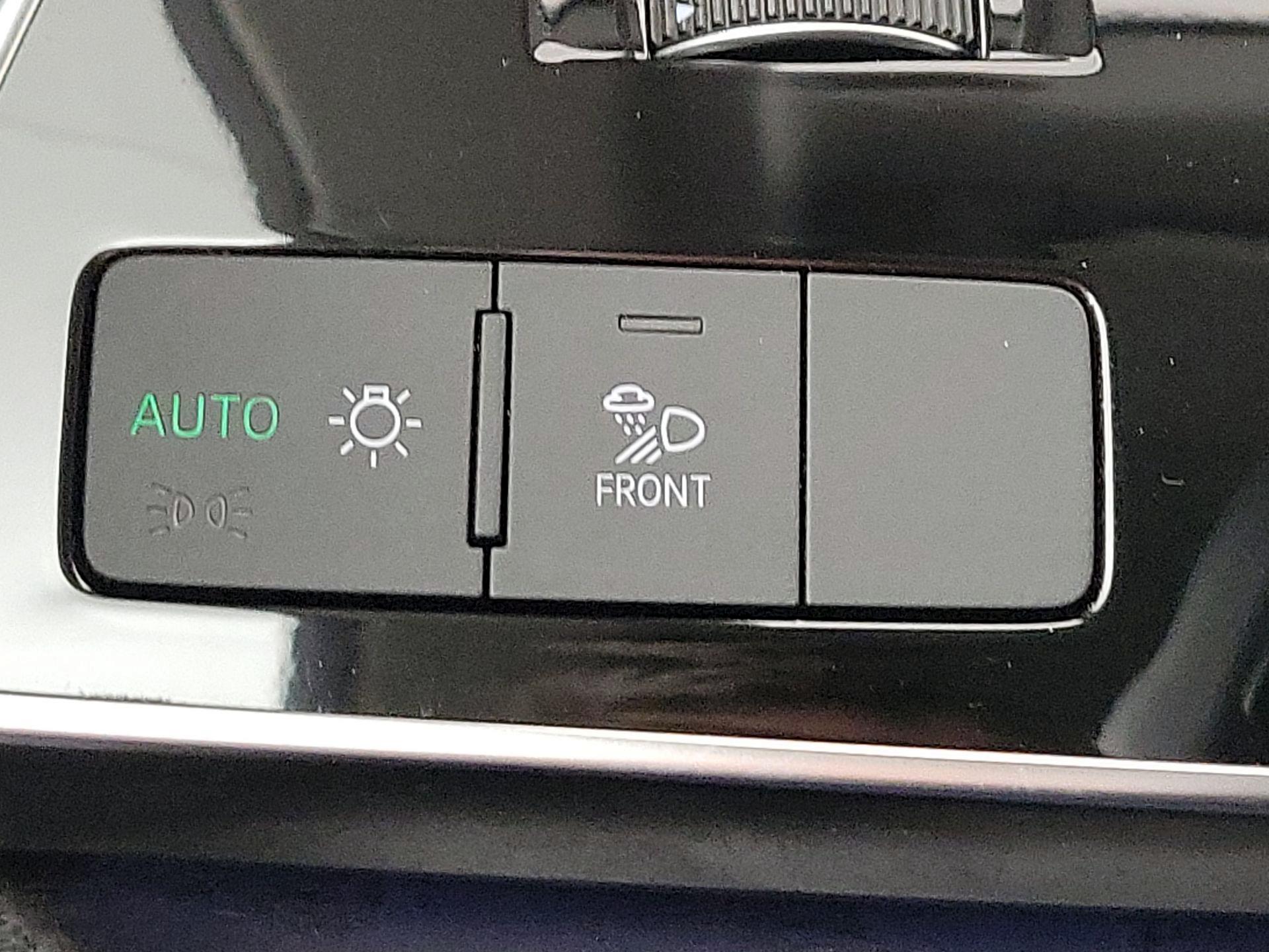 Thumbnail: 2023 Audi Q8 - 13