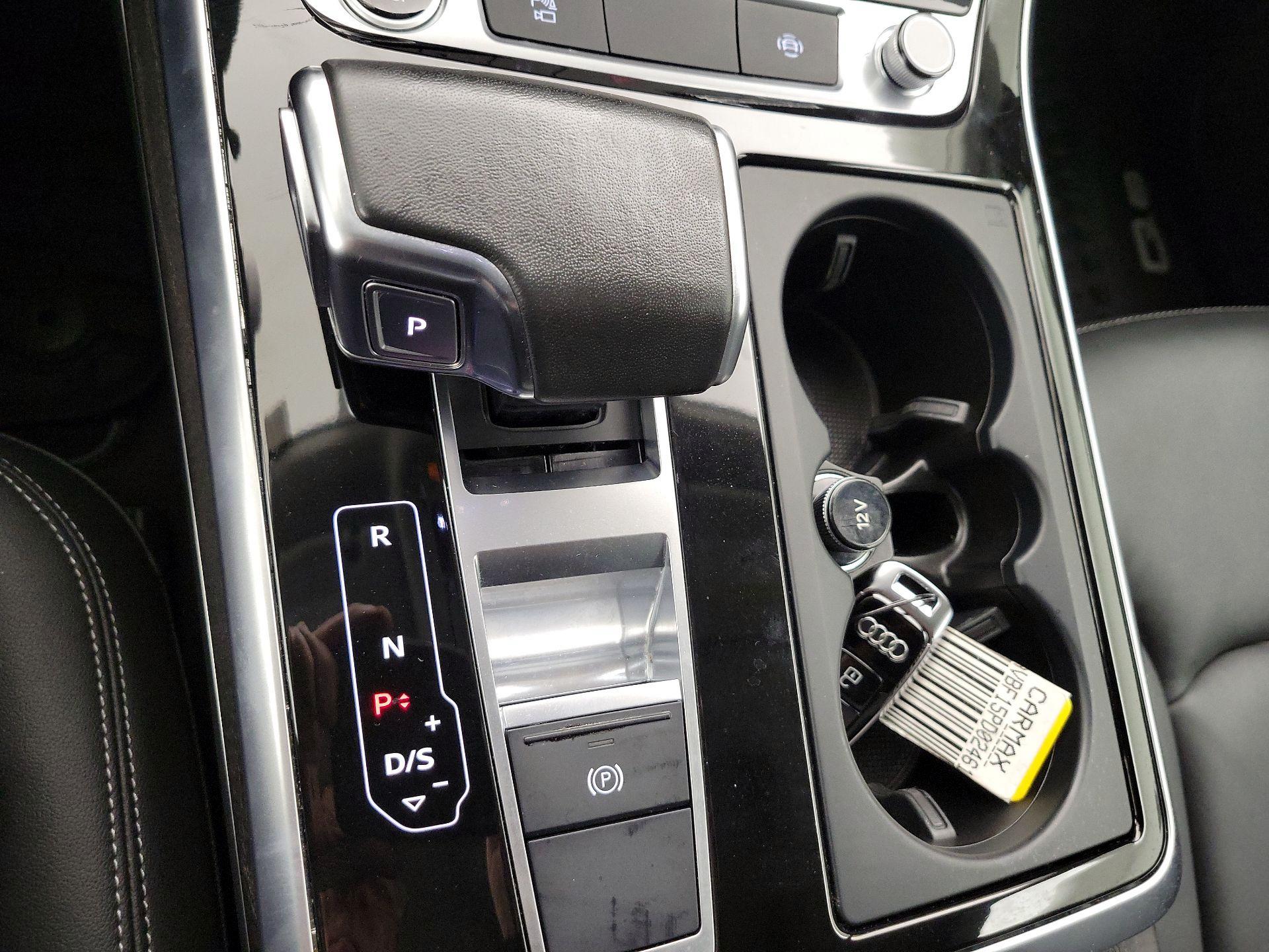 Thumbnail: 2023 Audi Q8 - 18