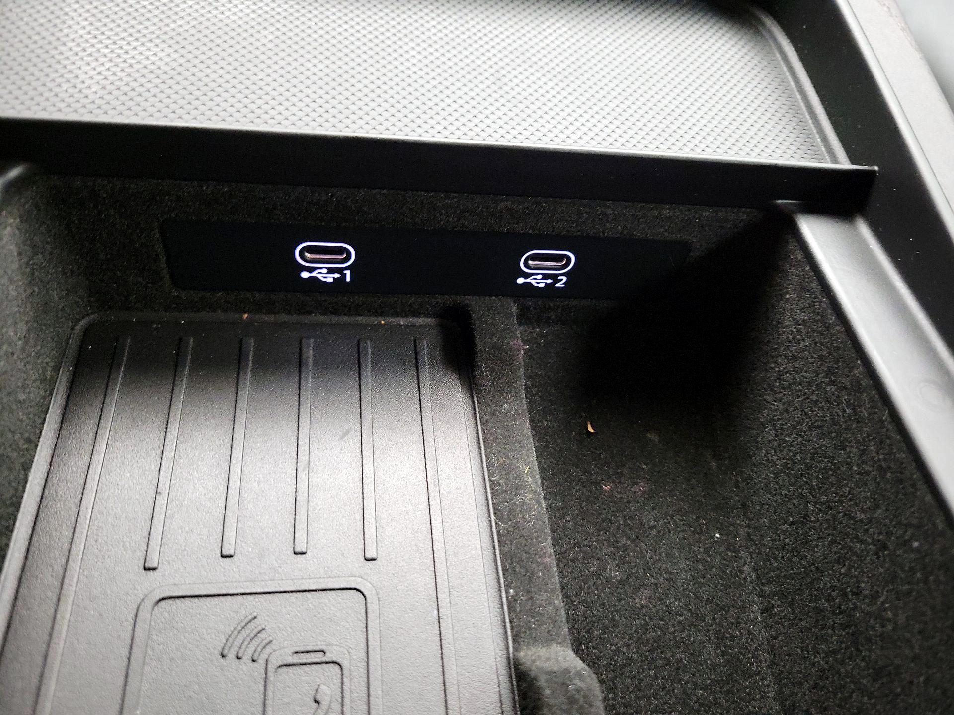 Thumbnail: 2023 Audi Q8 - 19