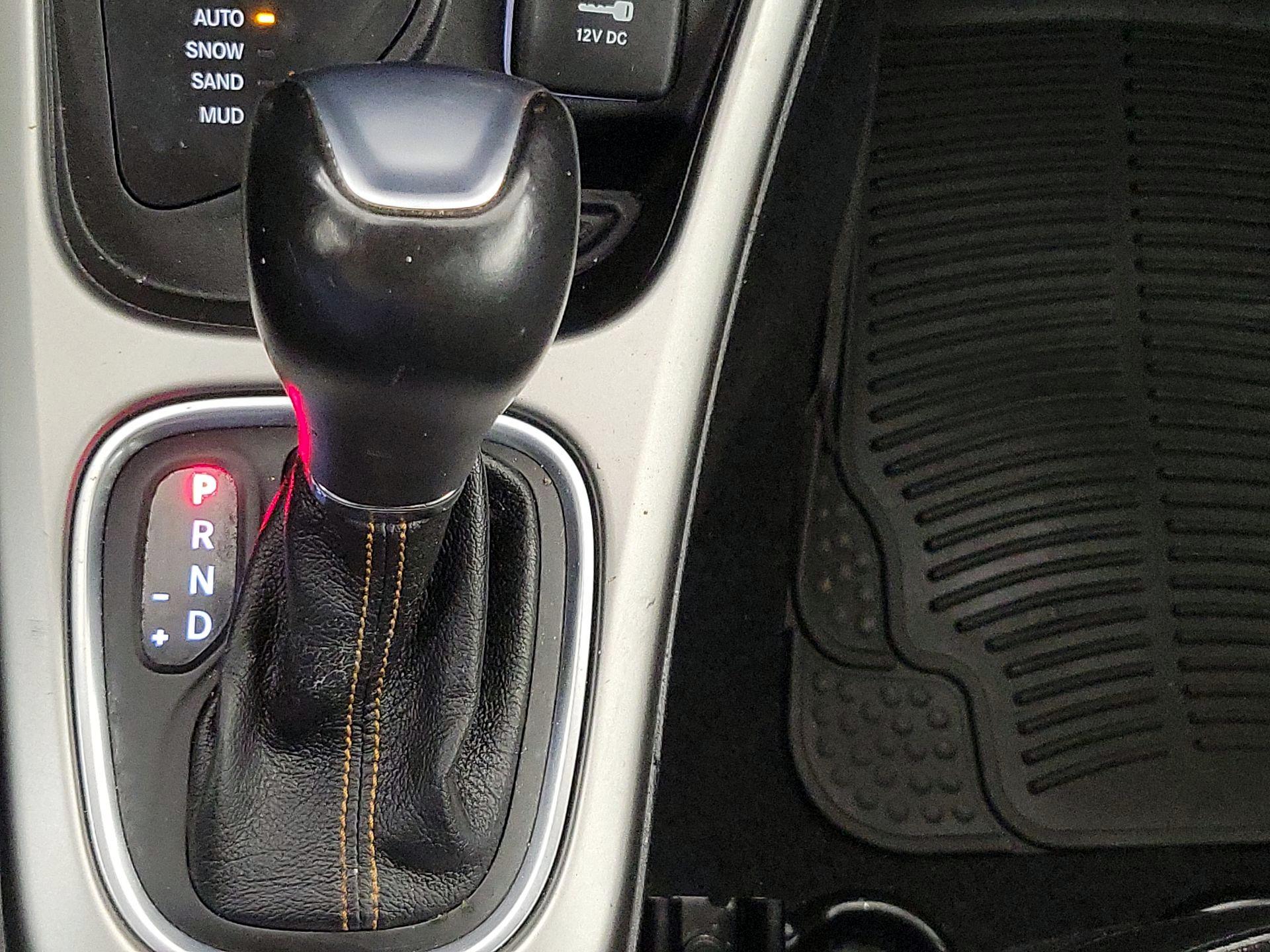 Thumbnail: 2021 Jeep Compass - 17